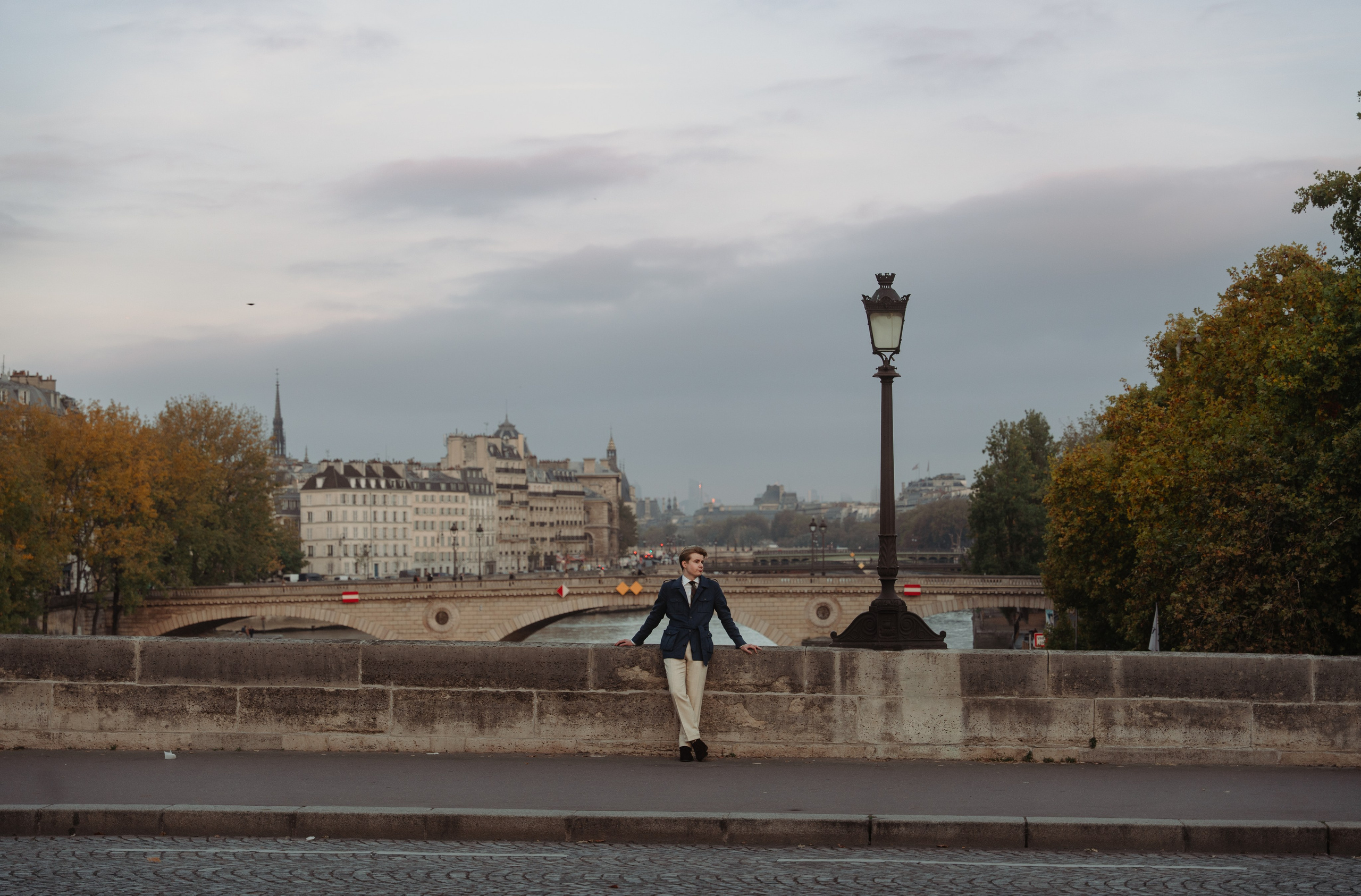 Simon on the île Saint-Louis. Paris photographer — Polina Osipova