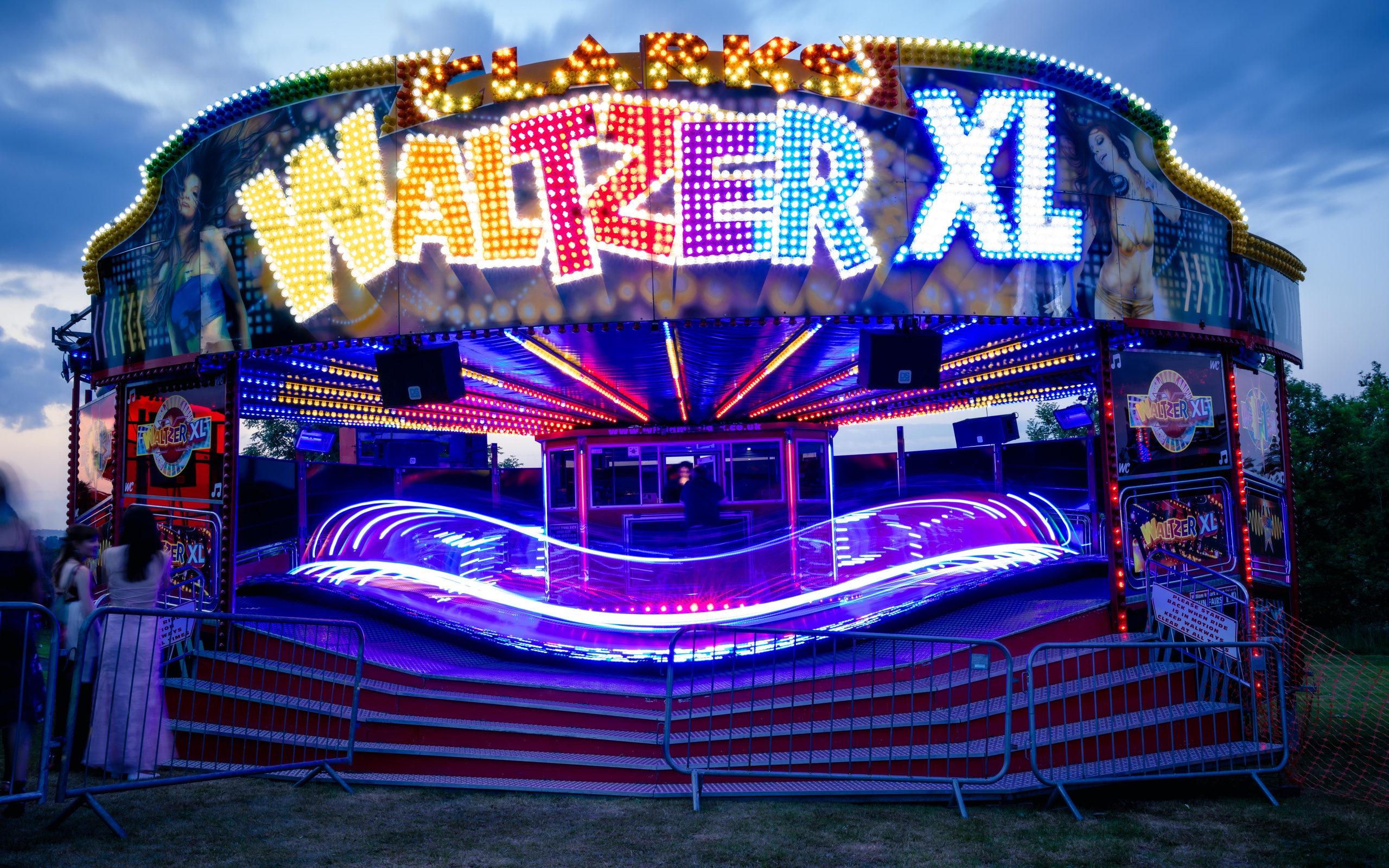 South College Summer Ball. Expect Miracles Photography by Kate & Andrew