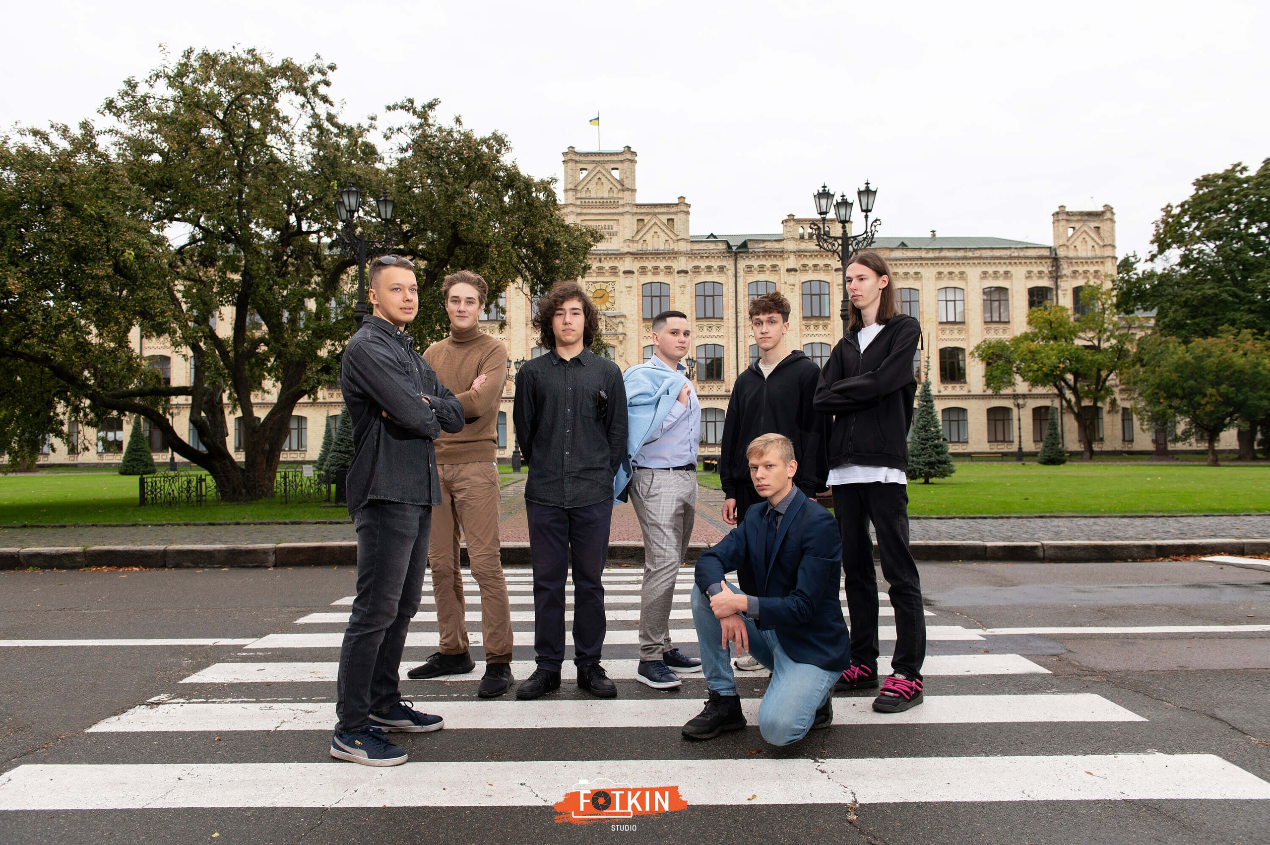 Випускний альбом для 9 та 11 класу замовити в Києві. Випускні альбоми фотокниги Київ та Дніпро