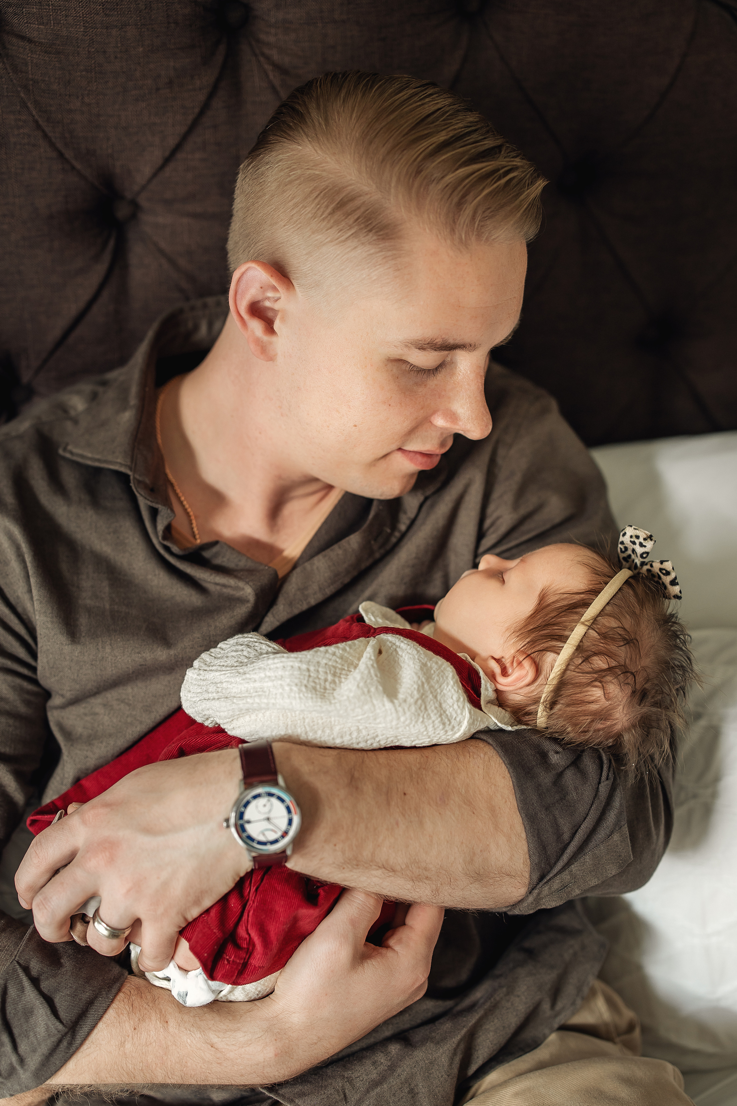 Newborn lifestyle. ArtFeather Photography. Sacramento, California