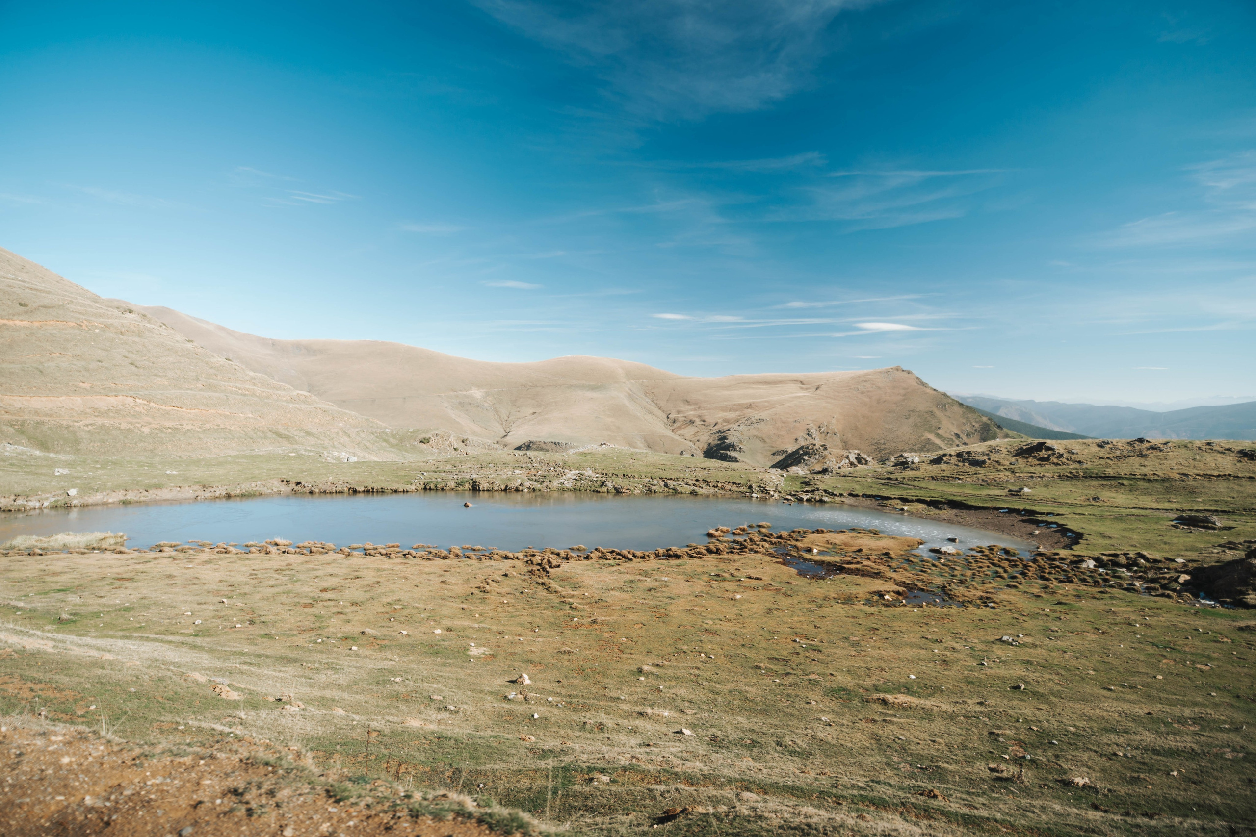Salto de agua Mainera, Estación de esquí abandonada, Llesui. Alba del Norte Studio