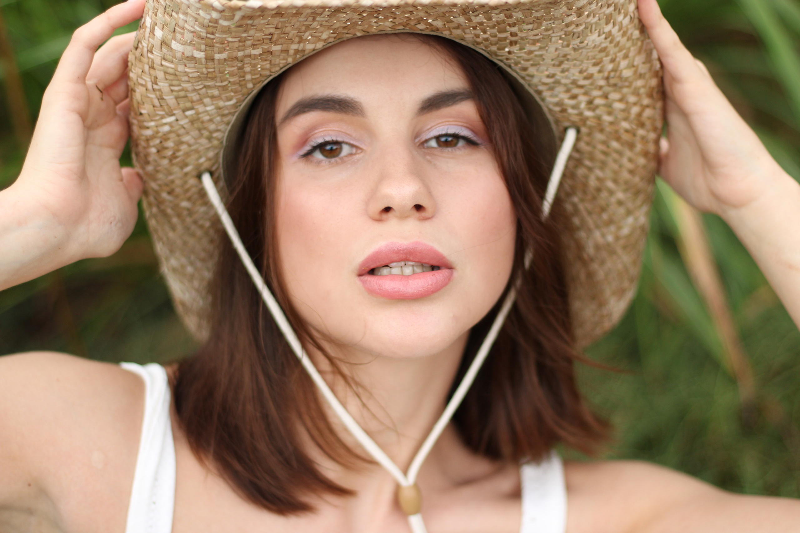 Countryside cowgirl-style portrait photoshoot. Lana Petrychenko — Portrait & Family Photographer. Valencia, Spain