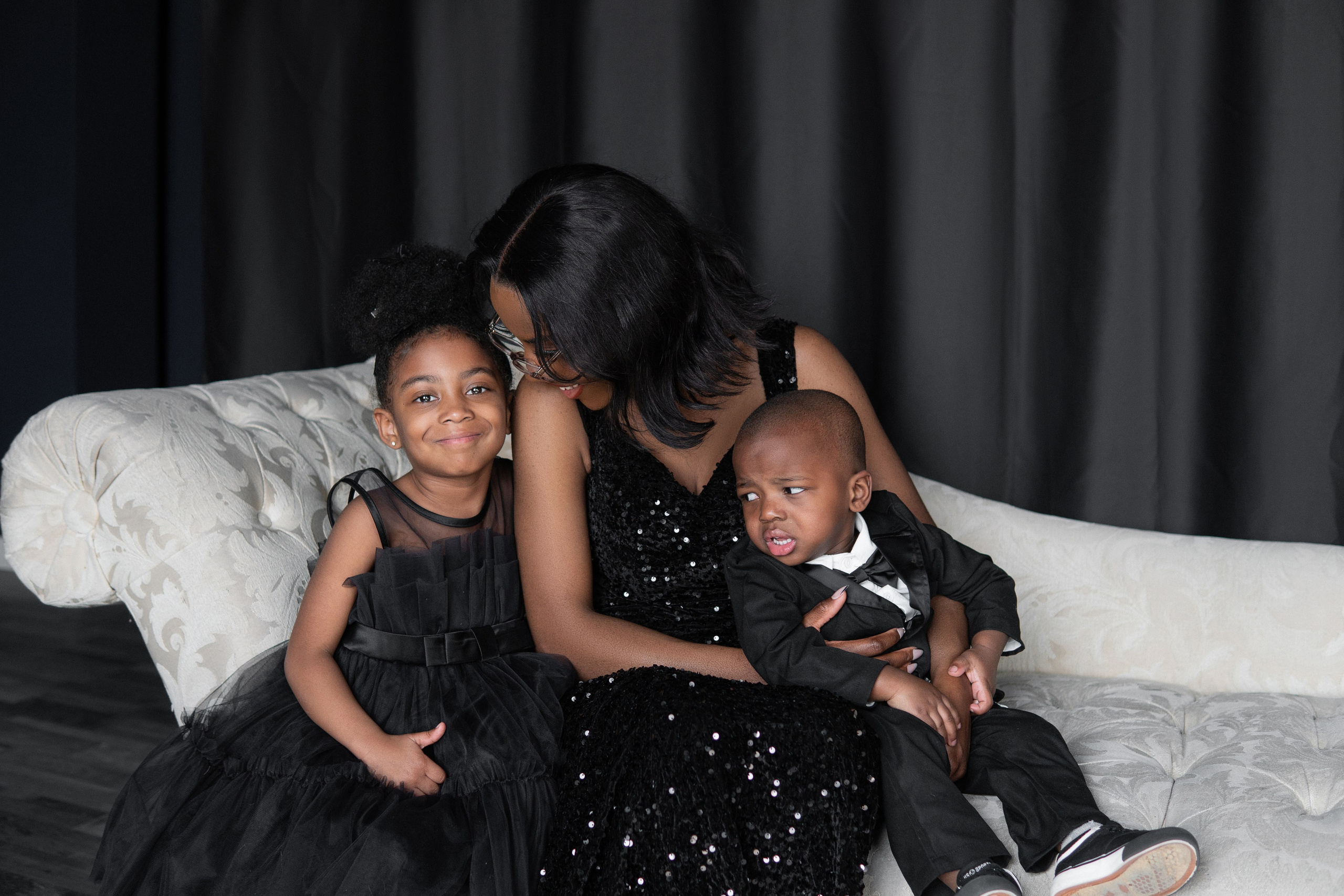 Dello and kids. Photographer in Washington Sophia D