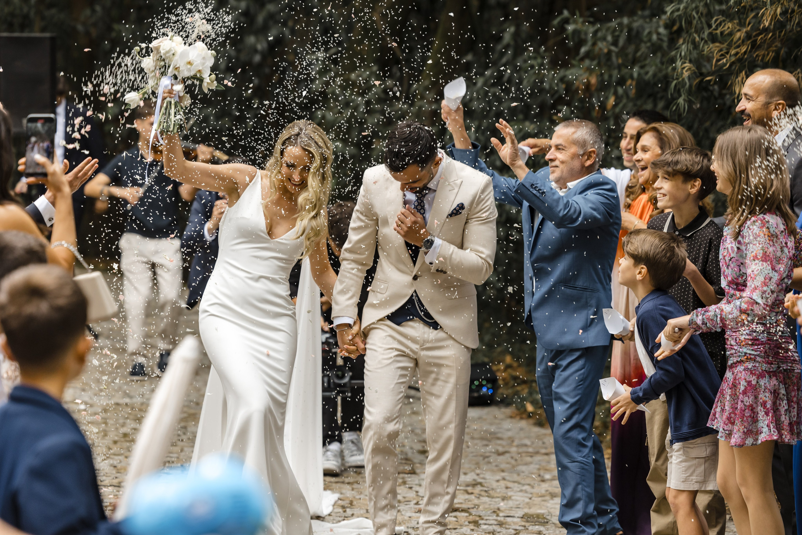 Glicínias Boutique Hotel Wedding in Guimarães | Pedro & Joana. Lisbon Wedding Photographer | Timeless Documentary Wedding Photography