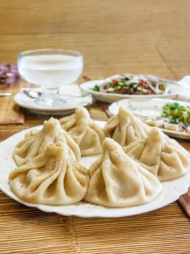 Фуд AI визуал. Аяна Крапивкина — профессиональная ретушь и AI-визуал