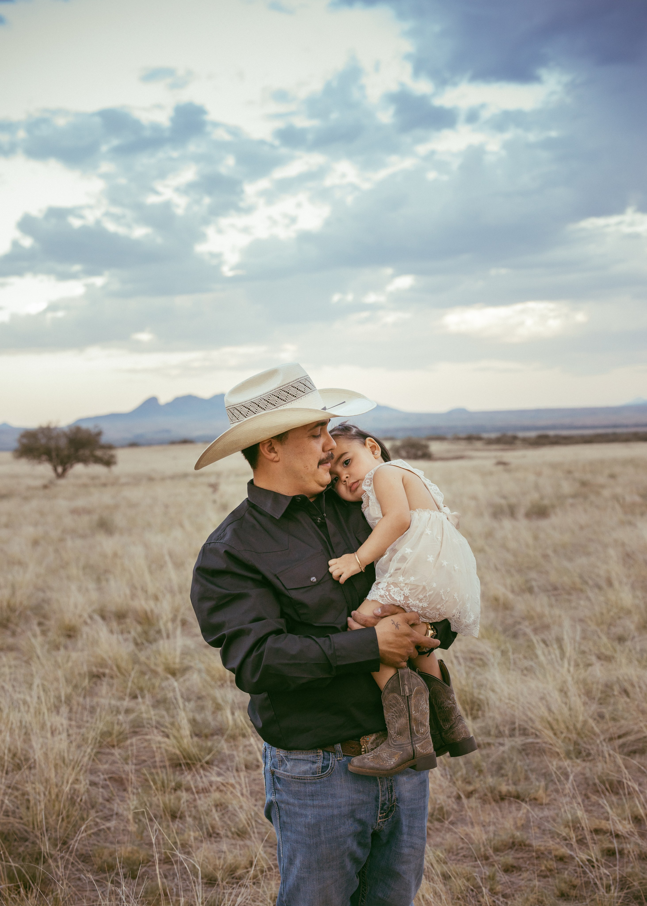 Family photographer Rochester Hills. Anastasia Post: Wedding and Editorial Photography