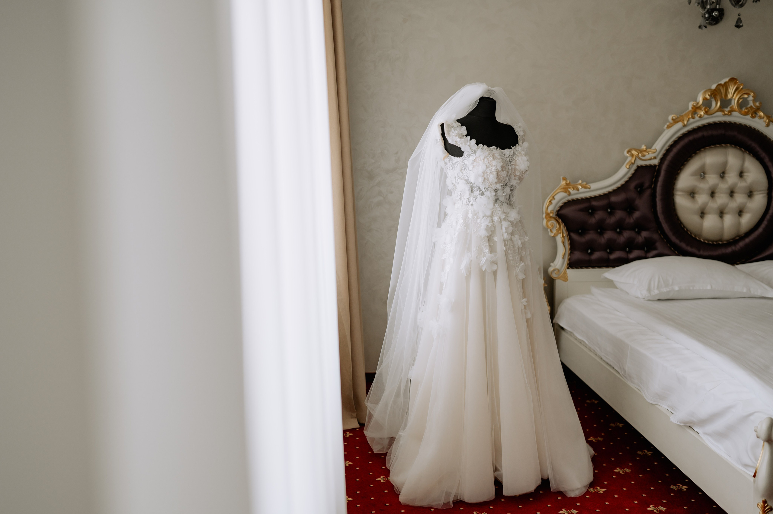 Nunta la Hotel Capitol Iasi. Proud Vision Weddings | Wedding Photography & Film — Servicii profesionale Foto Video Nunta Iasi