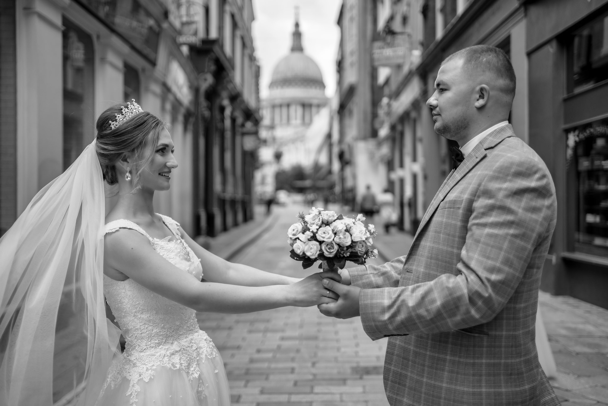 Book a wedding photographer and videographer in London. Wedding photographer in United Kingdom