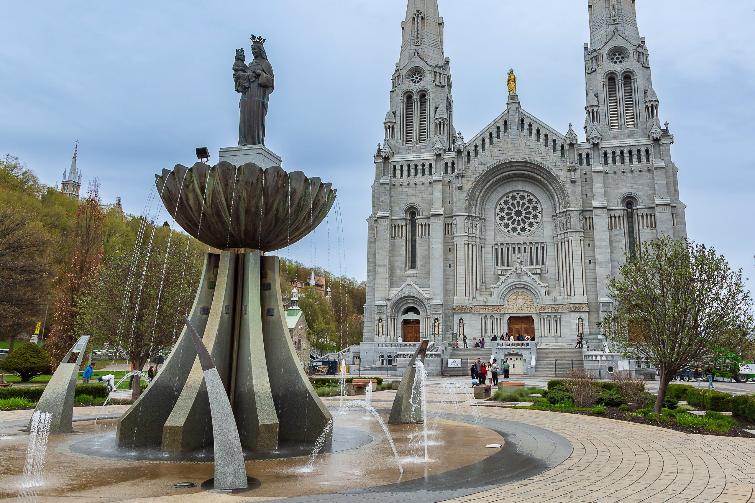 Sainte Anne de Beaupre et Quebec. Studioplaza8