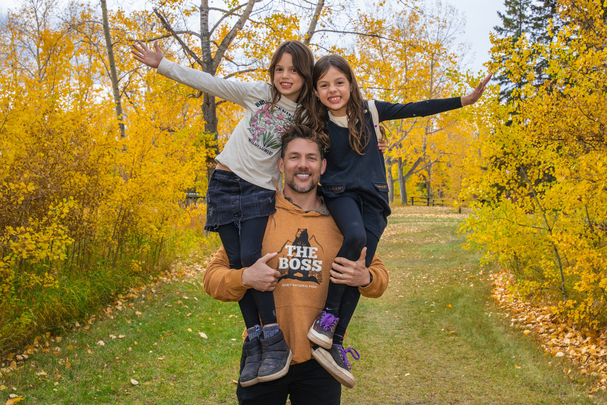Ariana’s Family. Carlos Lima Photography — Photographer in Calgary