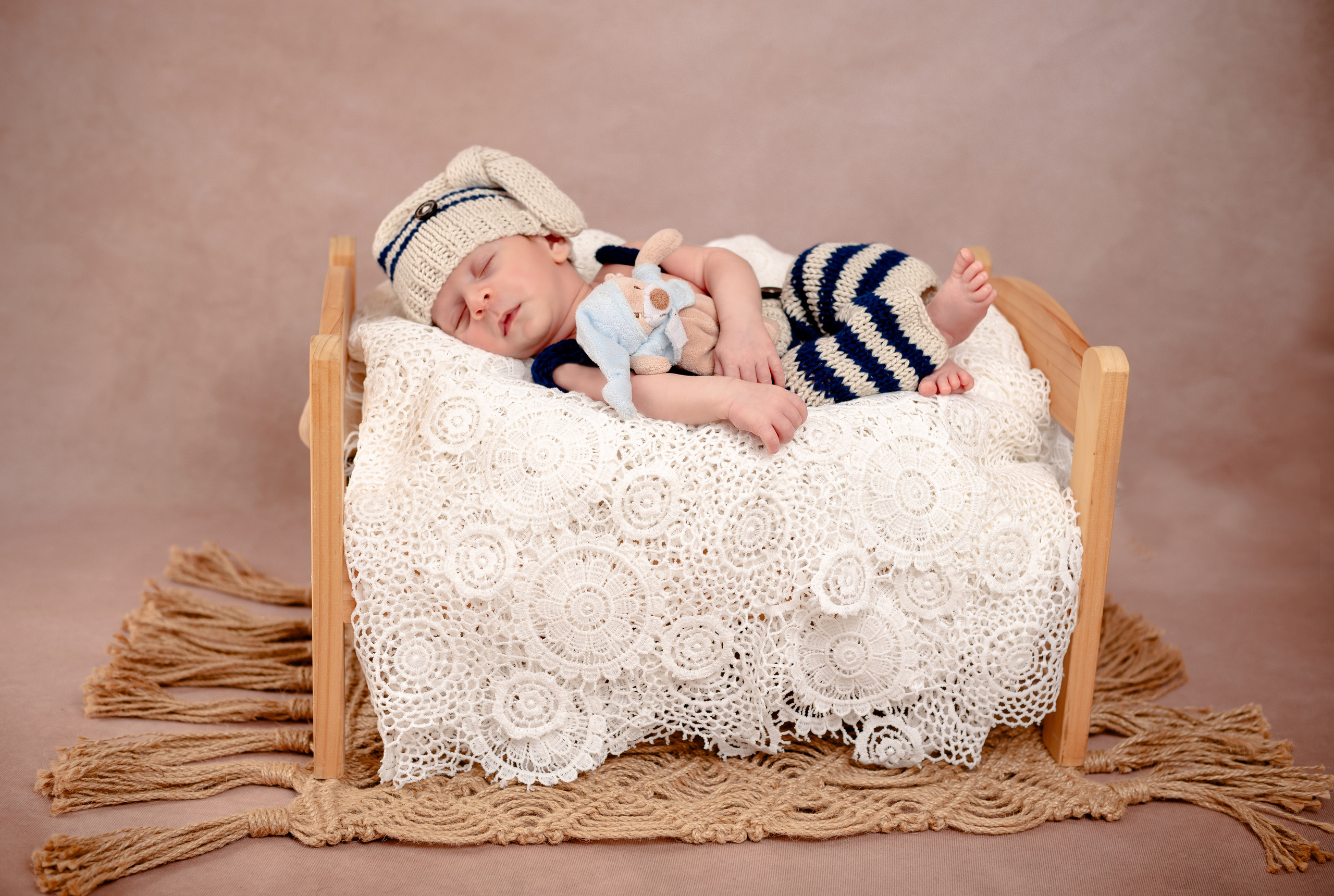 Newborn Photoshoot. Professional Photograher, Antwerpen/Belgium