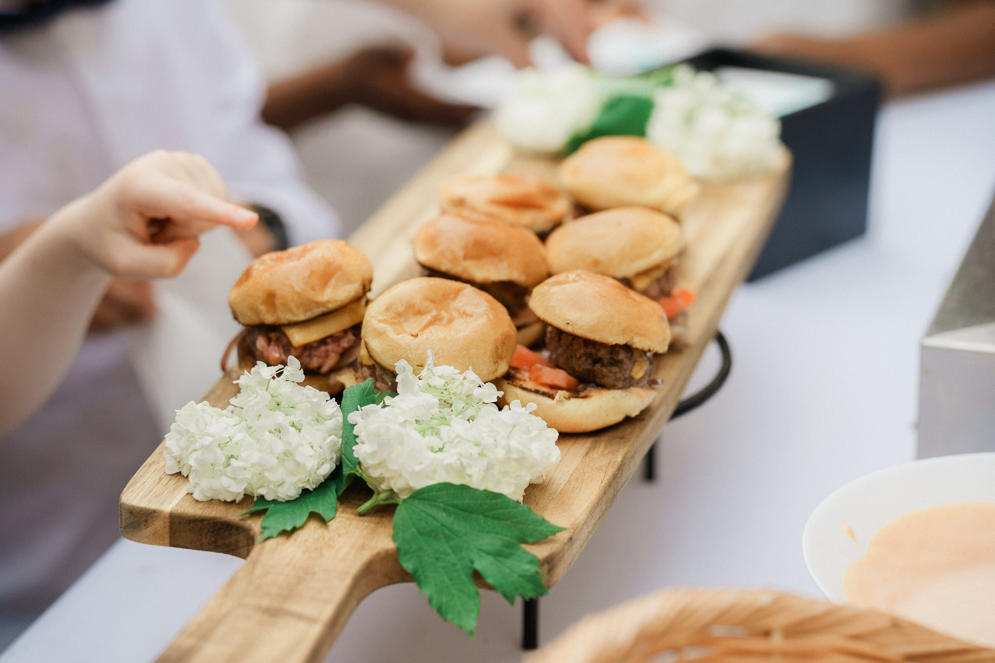 K& F, destination wedding photographer in L’Orangerie de l’Orée du Bois, France