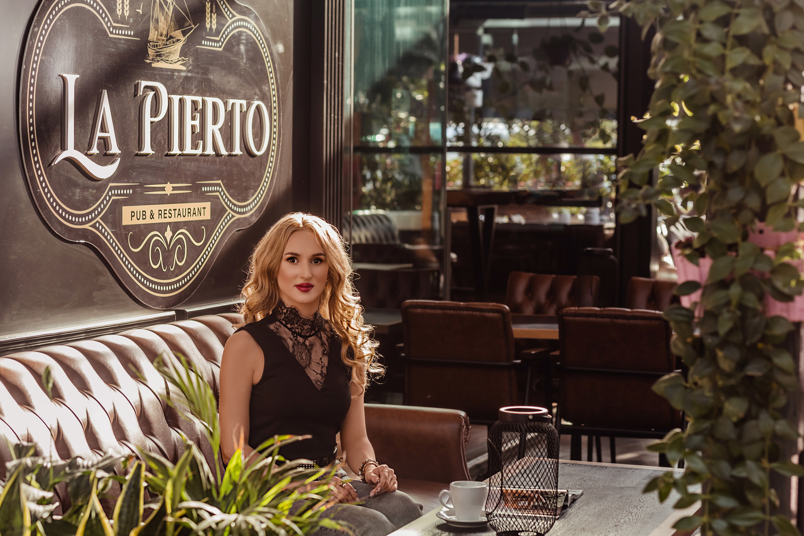 Personal photo session for internet content