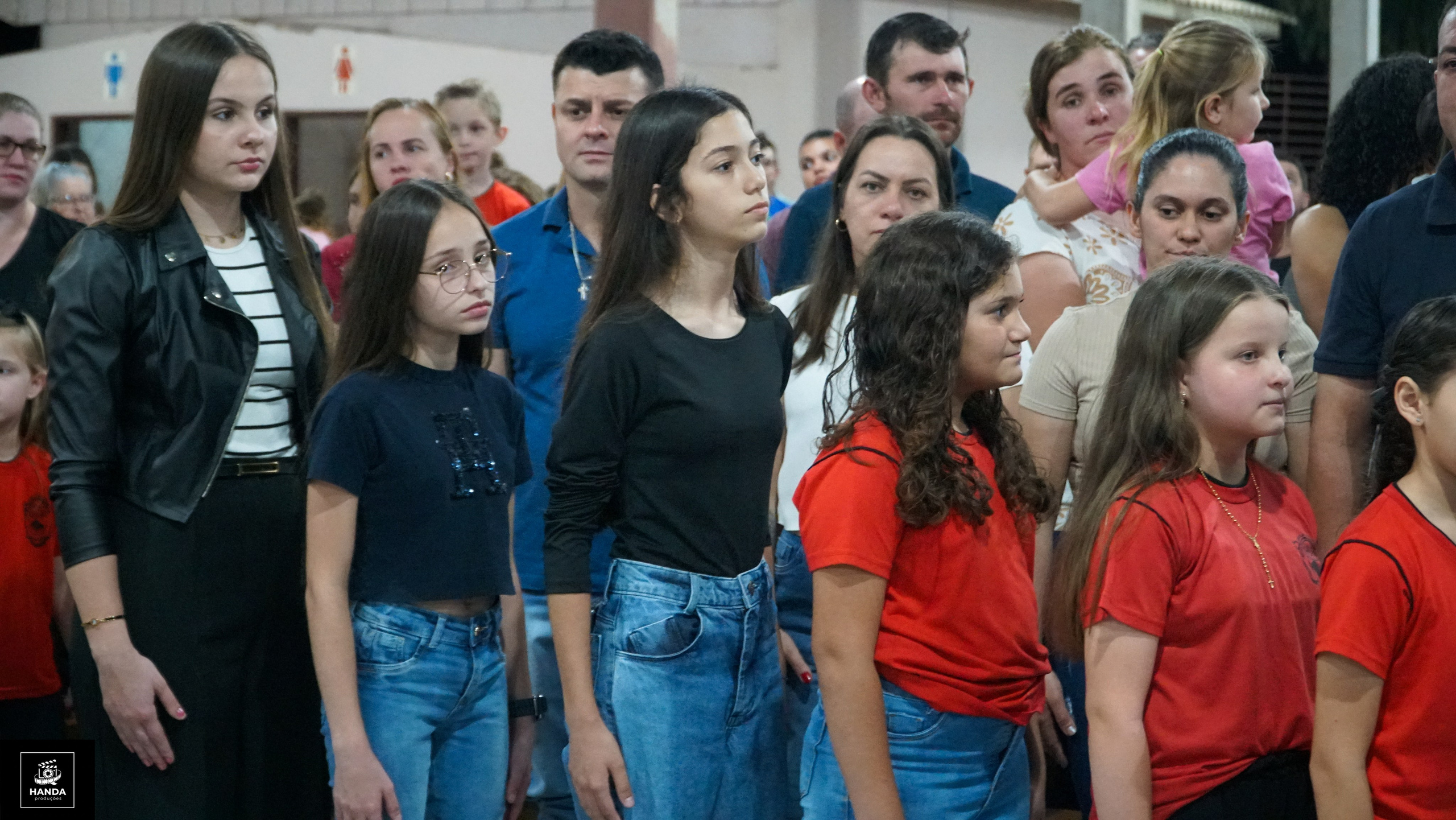 Noite autógrafos colégio Aurélio Buarque de Holanda. Handa Produções