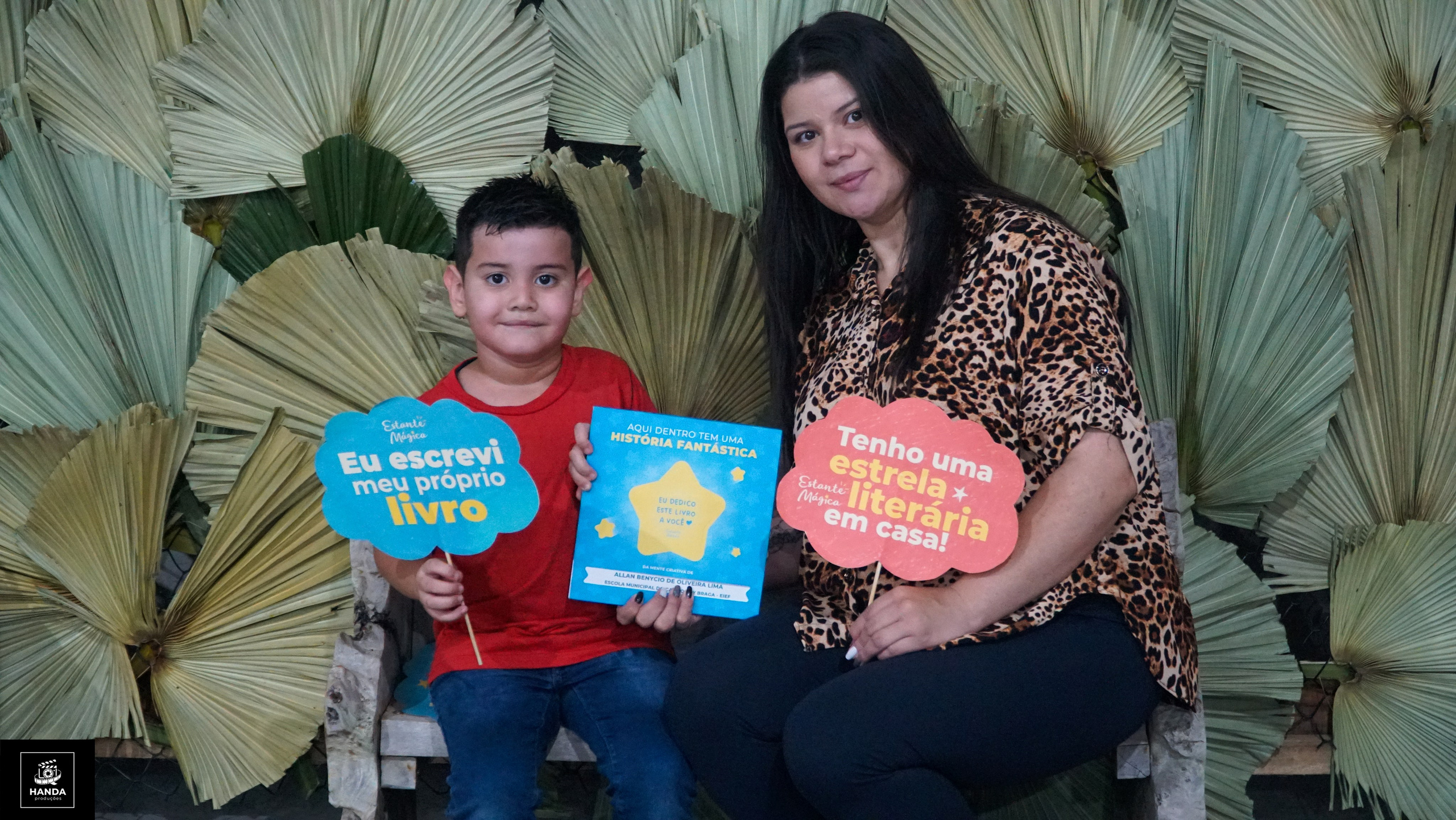 Noite autógrafos colégio Aurélio Buarque de Holanda. Handa Produções