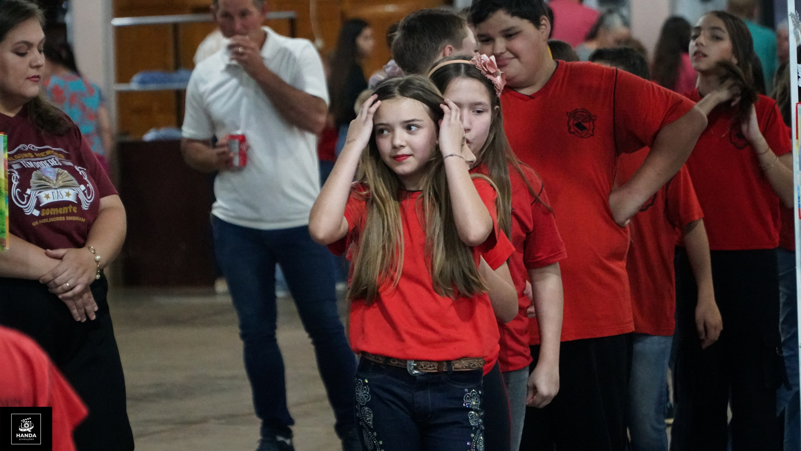 Noite autógrafos colégio Aurélio Buarque de Holanda. Handa Produções