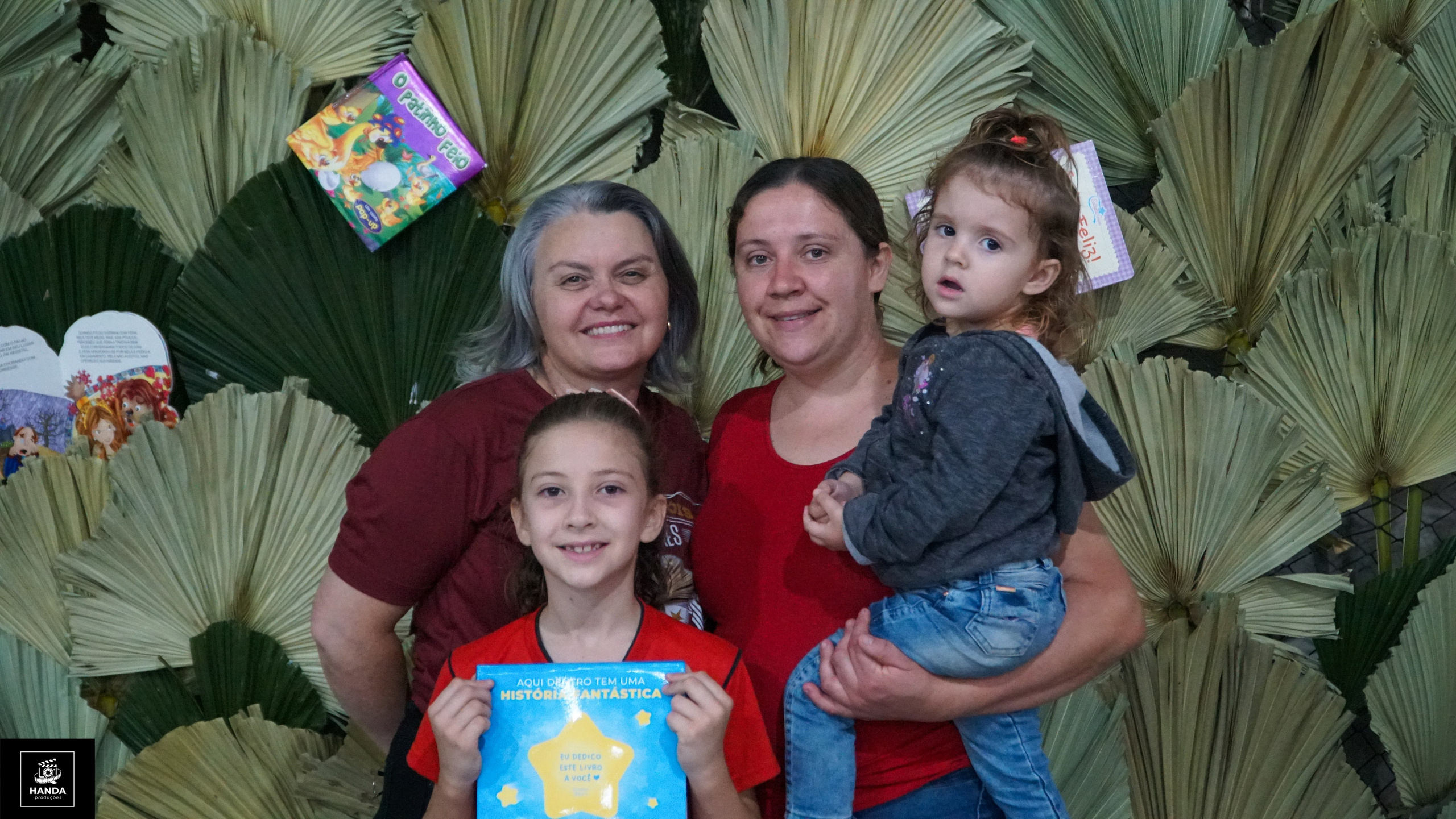 Noite autógrafos colégio Aurélio Buarque de Holanda. Handa Produções