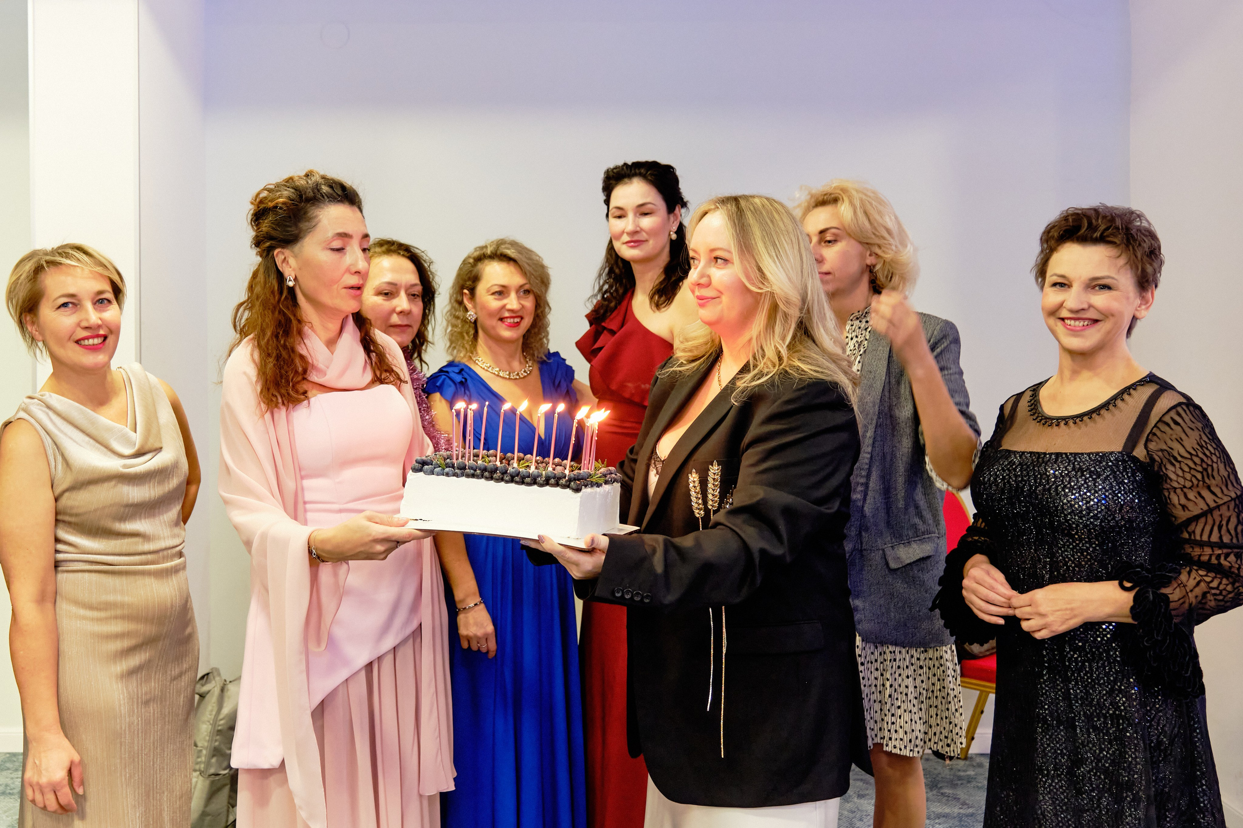 Фоторепортаж з благодійного Новорічного балу у Чорногорії. Портретний фотограф Альона Новгородцева