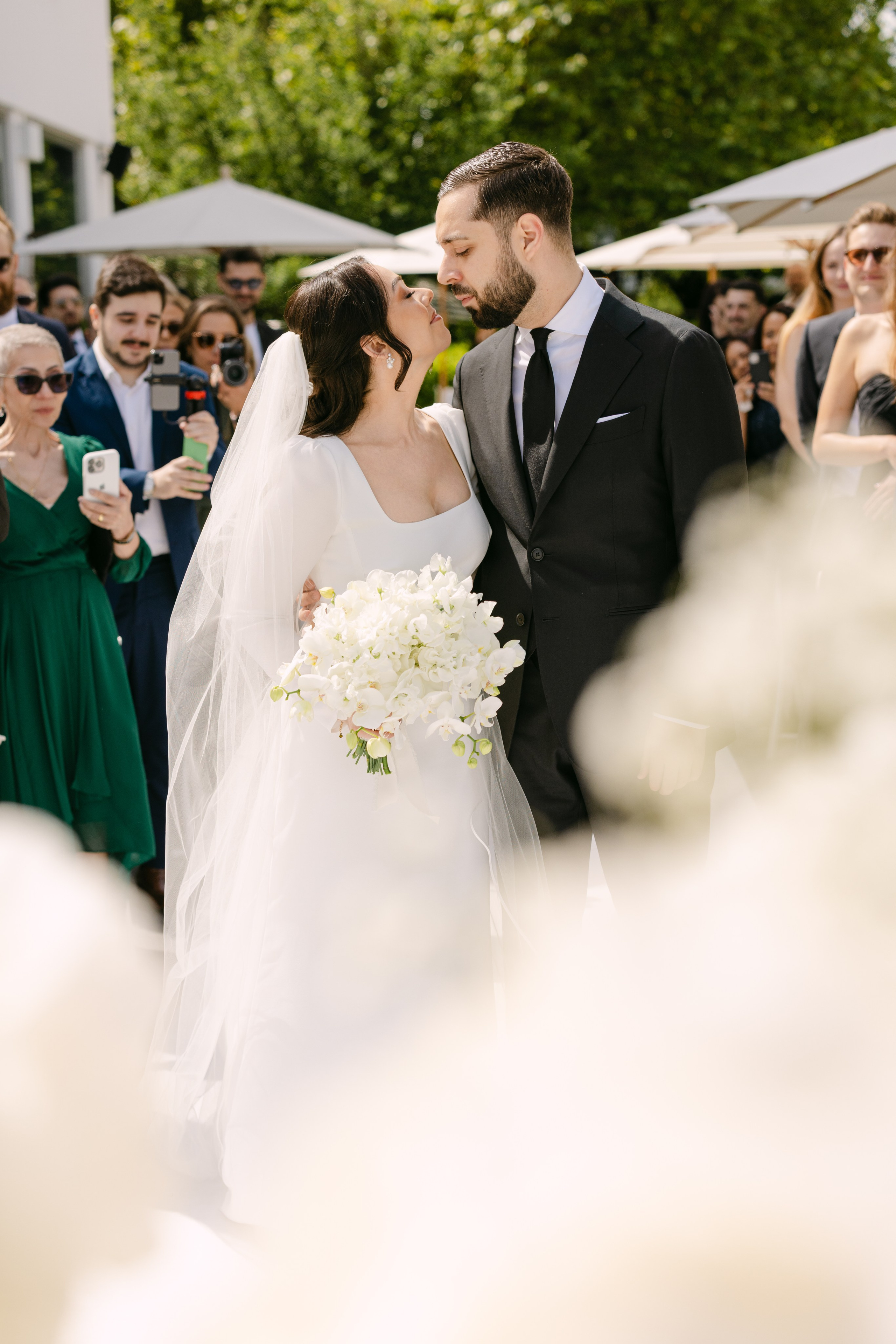 Unvergessliche Hochzeit am Zürichsee: Landgasthof Halbinsel Au. Familien- & Hochzeitsfotografin Schweiz. Valeria Diaz in Zürich und Umgebung