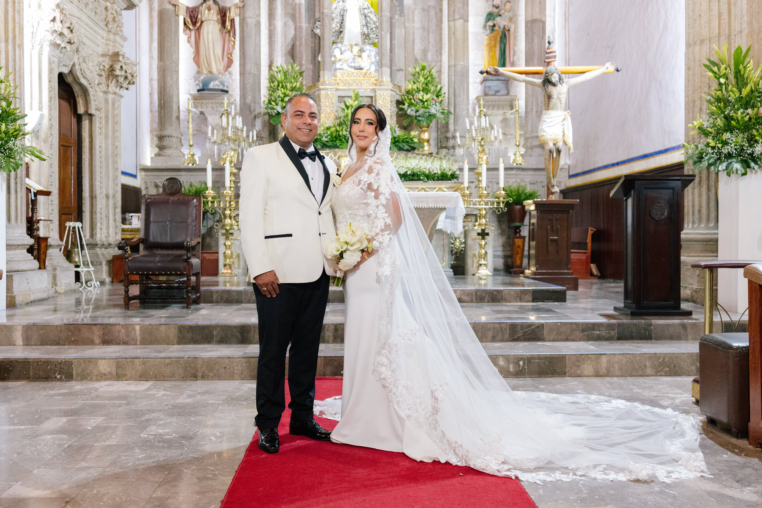 Alejandra y Salvador. Principal