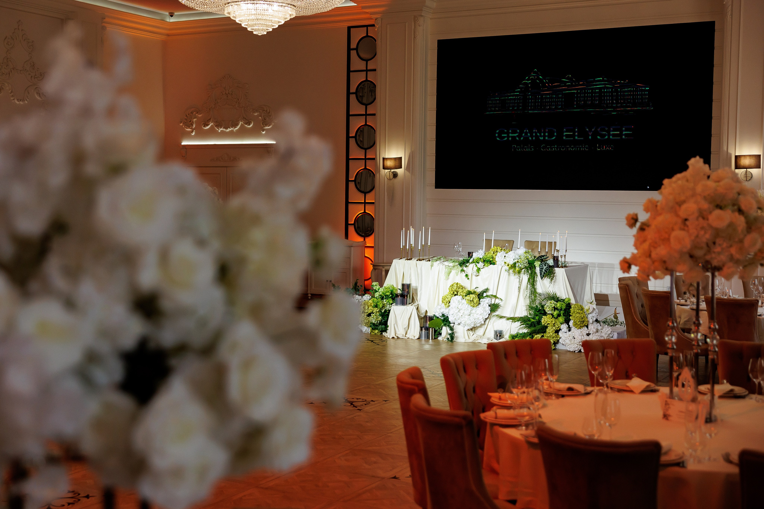 Eugen & Livia — Grand Elysee — Wedding Day. Servicii Foto și Video 067188353