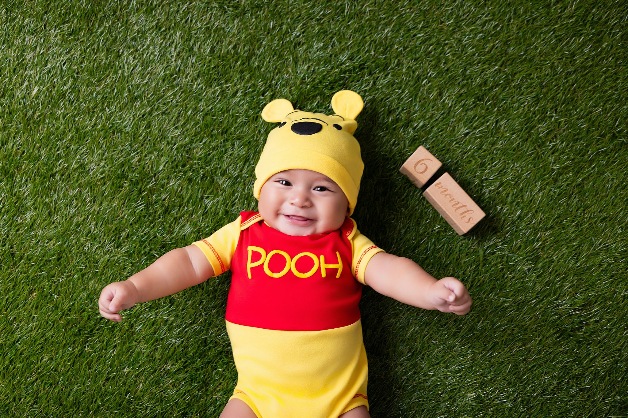 Natan 6 months old. Professional family, maternity & newborn photographer in North Charleston, SC, creating timeless portraits