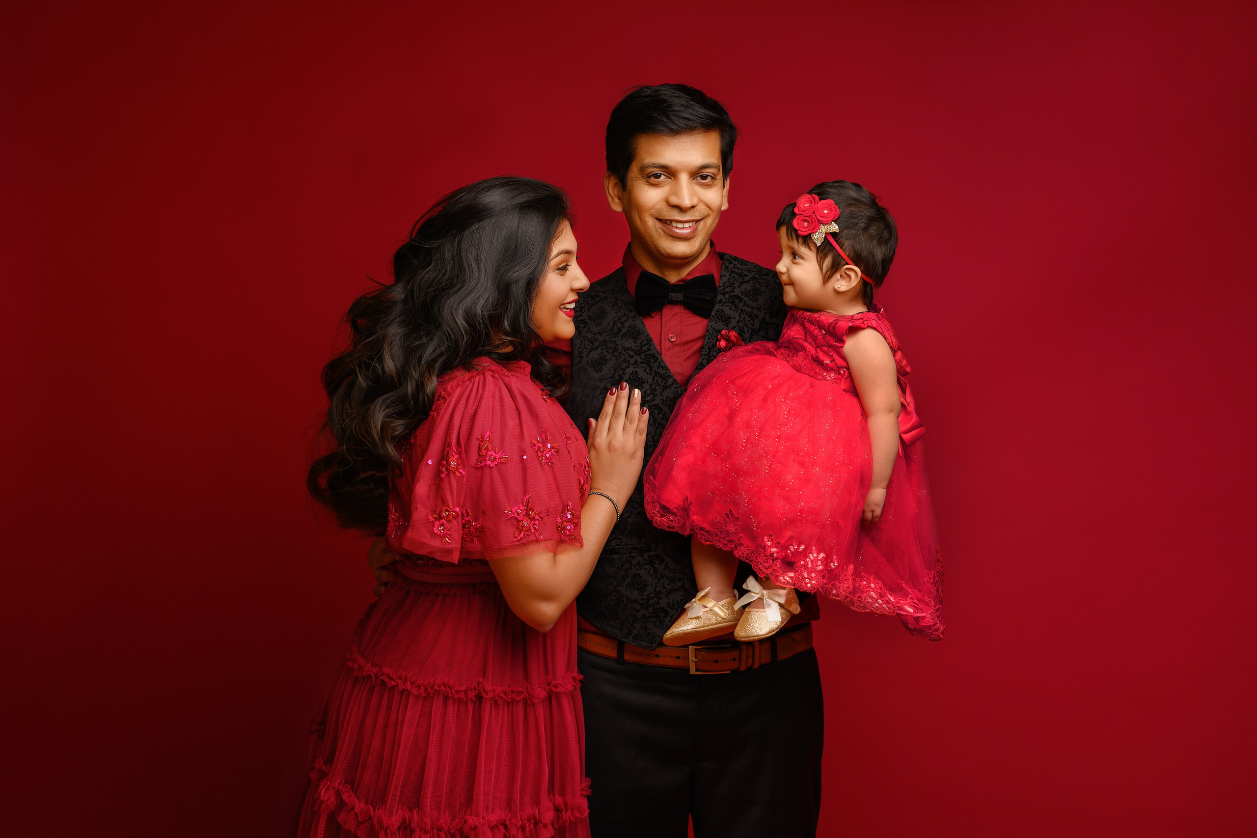 Priyanka and her family. Wedding & family photography in Seattle area. Helen Michelle photographer