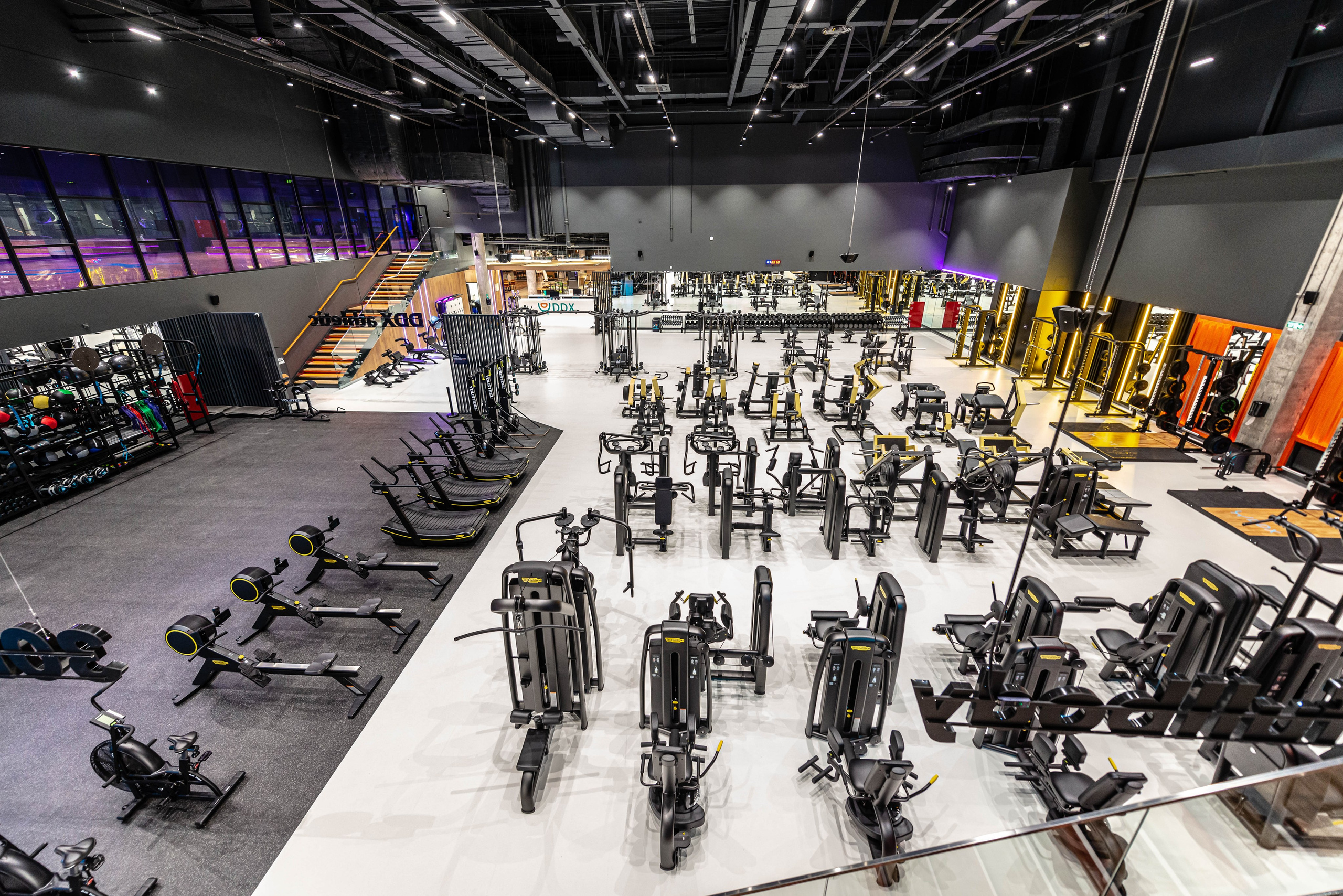 DDX Fitness в ТЦ Место встречи Янтарь. ФОТОГРАФ МЕКСИКА КИНТАНА-РОО