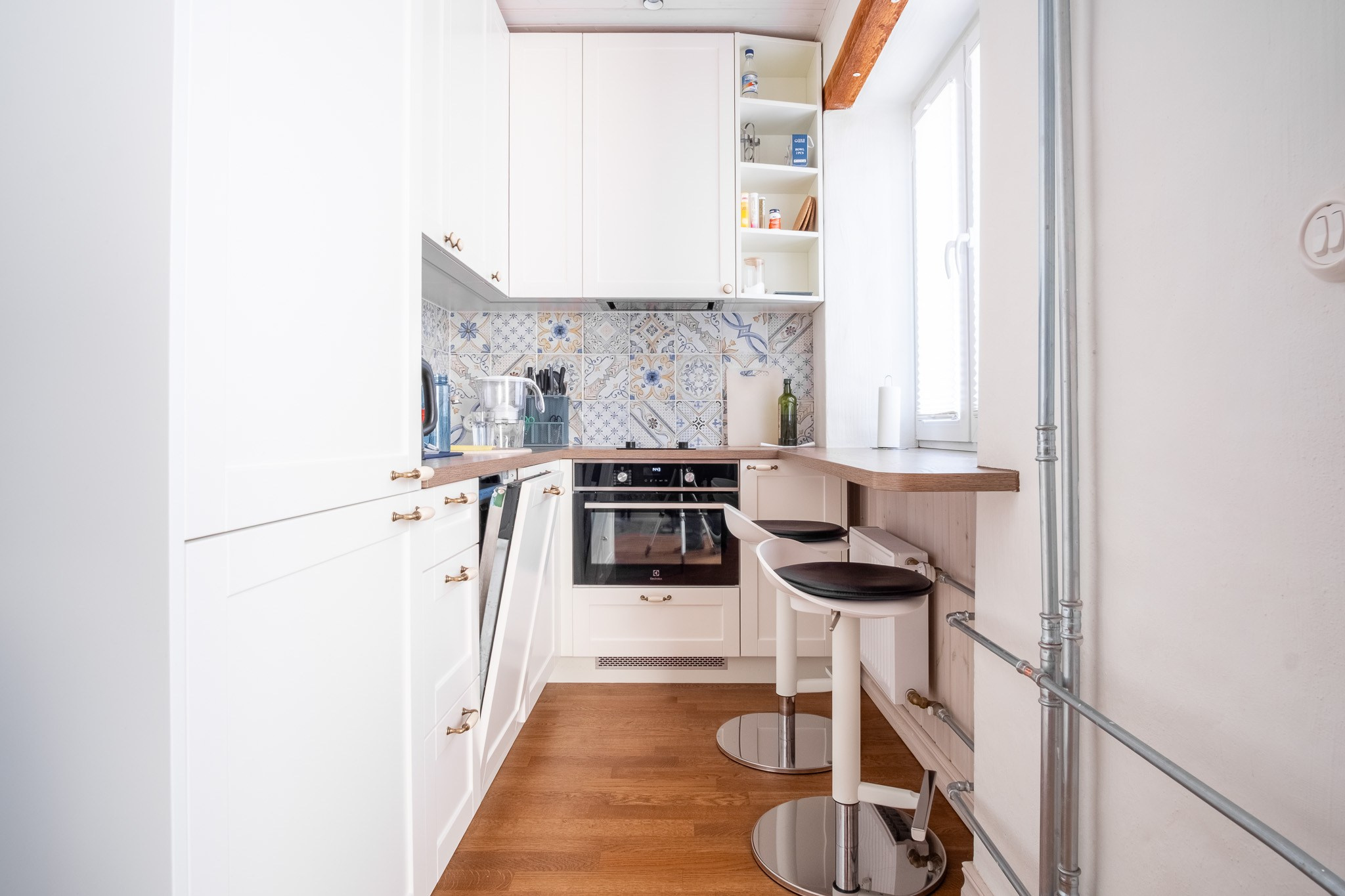 1-room apartment. LOHA VISUALS — AUTOMOTIVE PHOTOGRAPHY