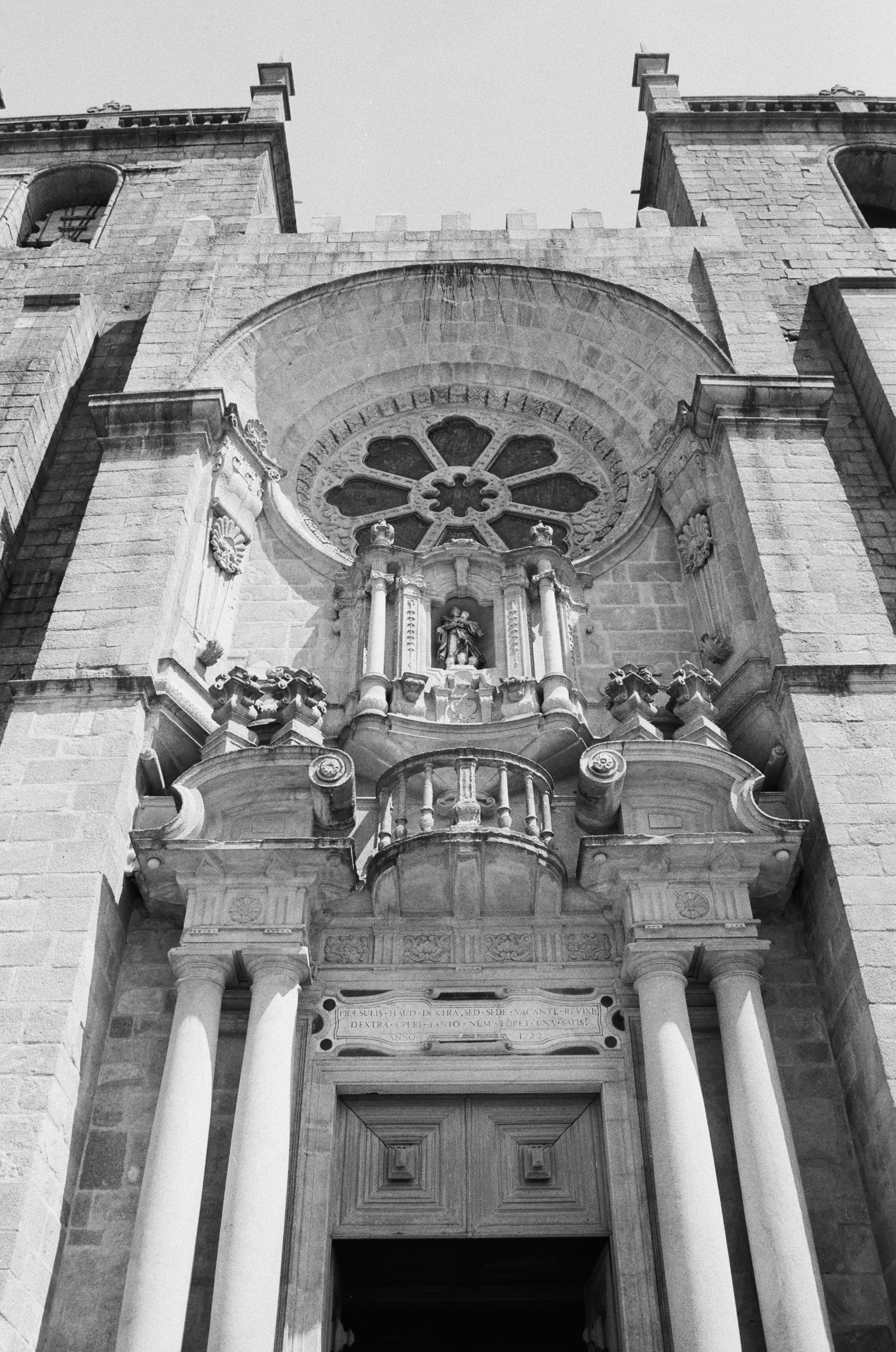 Eingang der Kathedrale Sé do Porto