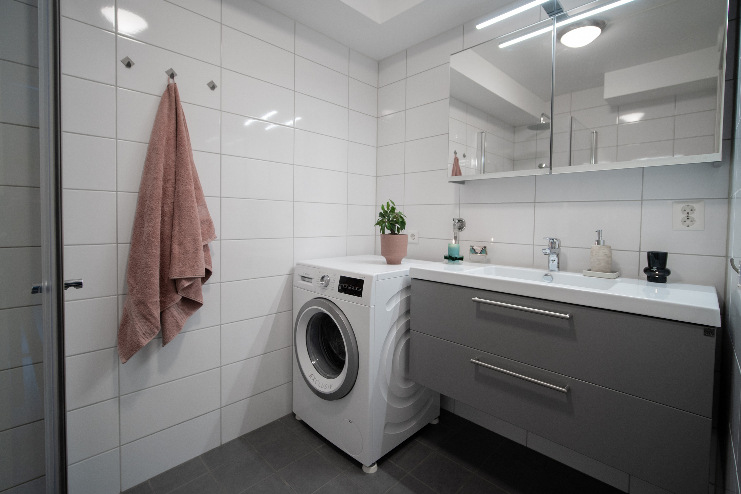 GJØLMESALLEN 50. Photographer and videographer in Norway and Slovakia Andrea Zemko