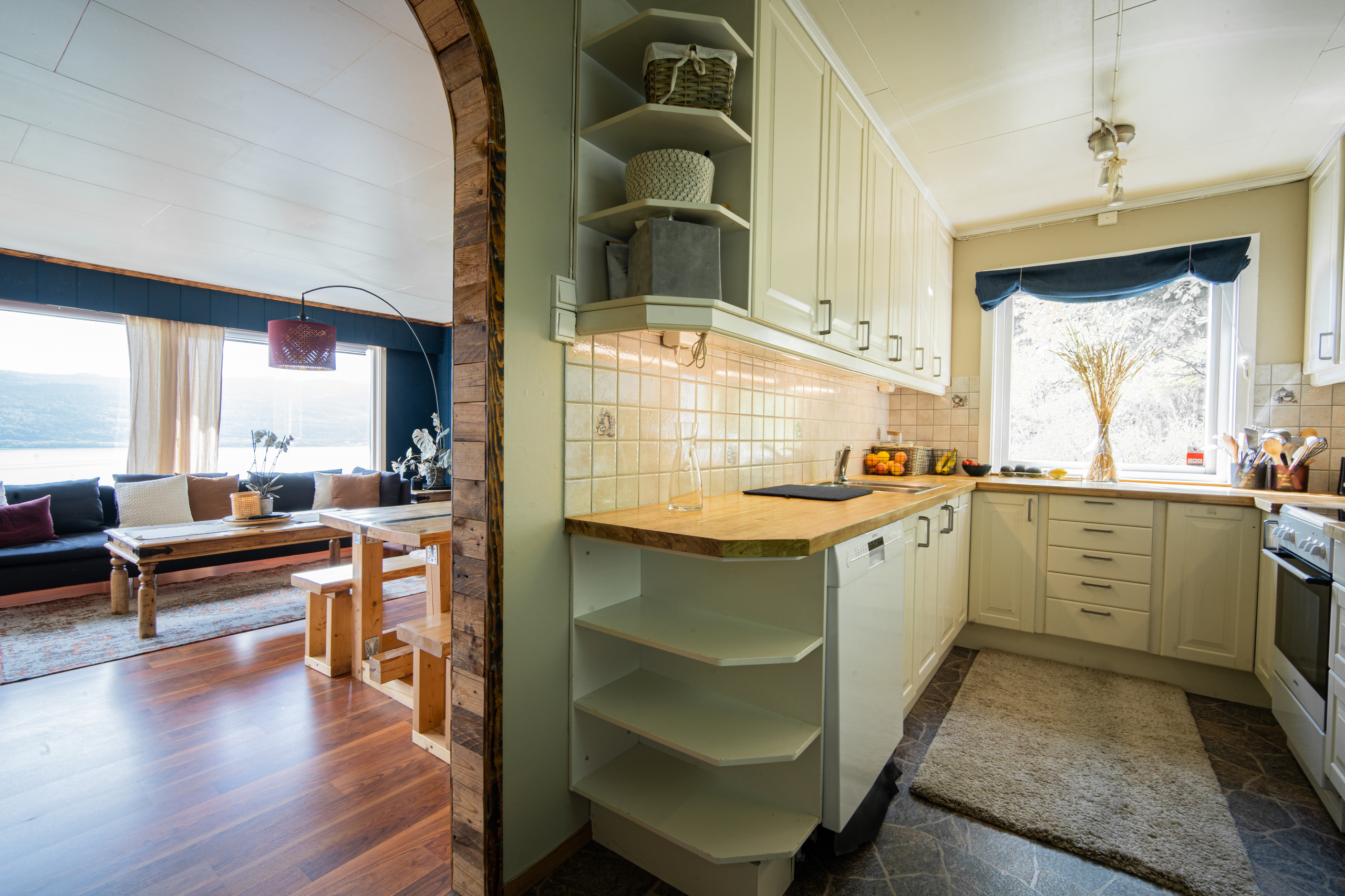 ÅSENVEGEN 35. Photographer and videographer in Norway and Slovakia Andrea Zemko