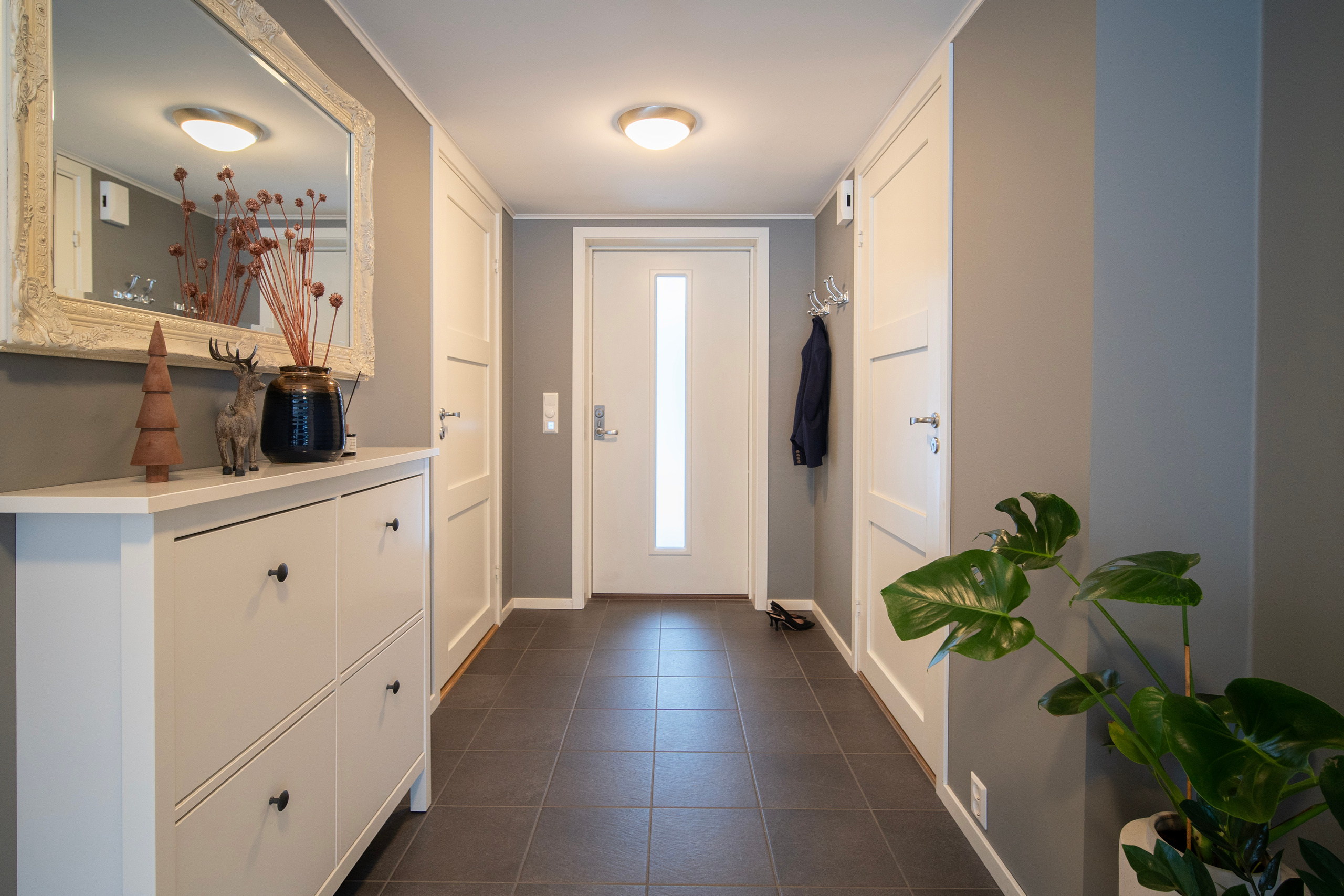 GJØLMESALLEN 50. Photographer and videographer in Norway and Slovakia Andrea Zemko