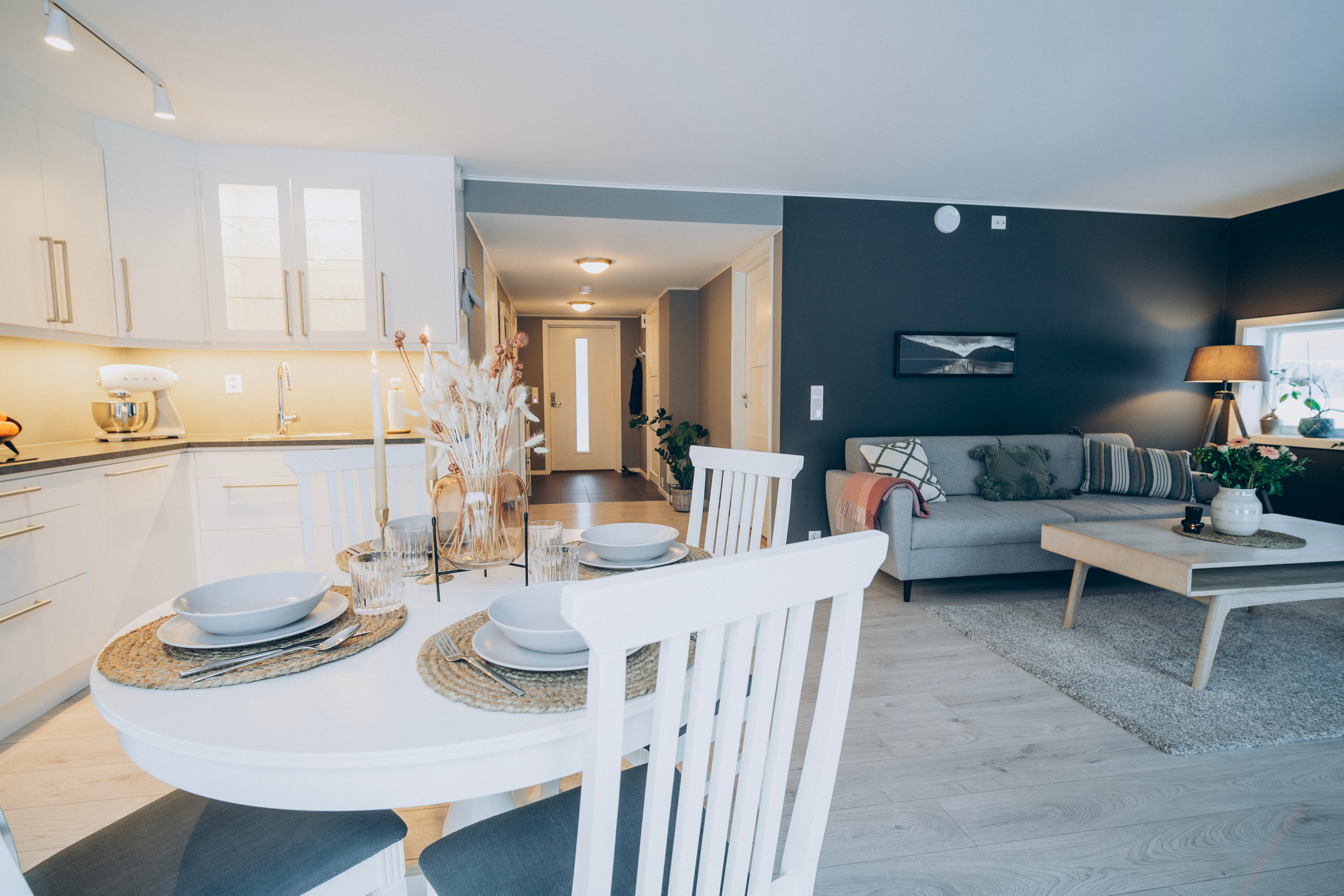 GJØLMESALLEN 50. Photographer and videographer in Norway and Slovakia Andrea Zemko