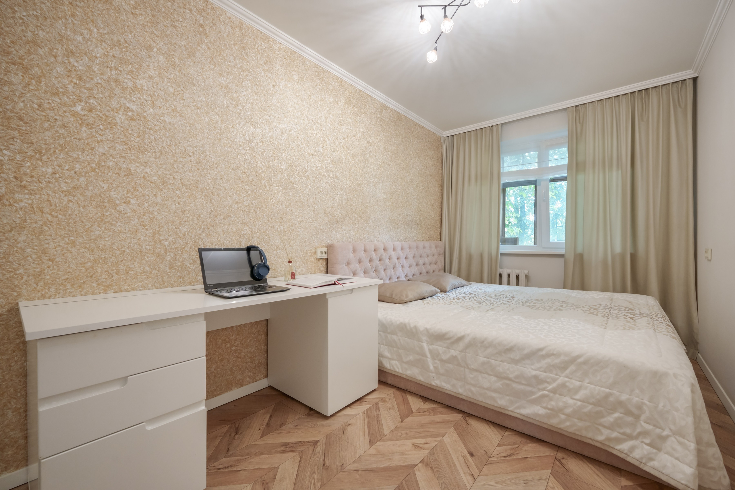 Apkasu g. 21. Elina Sapiega fotografė Vilniuje