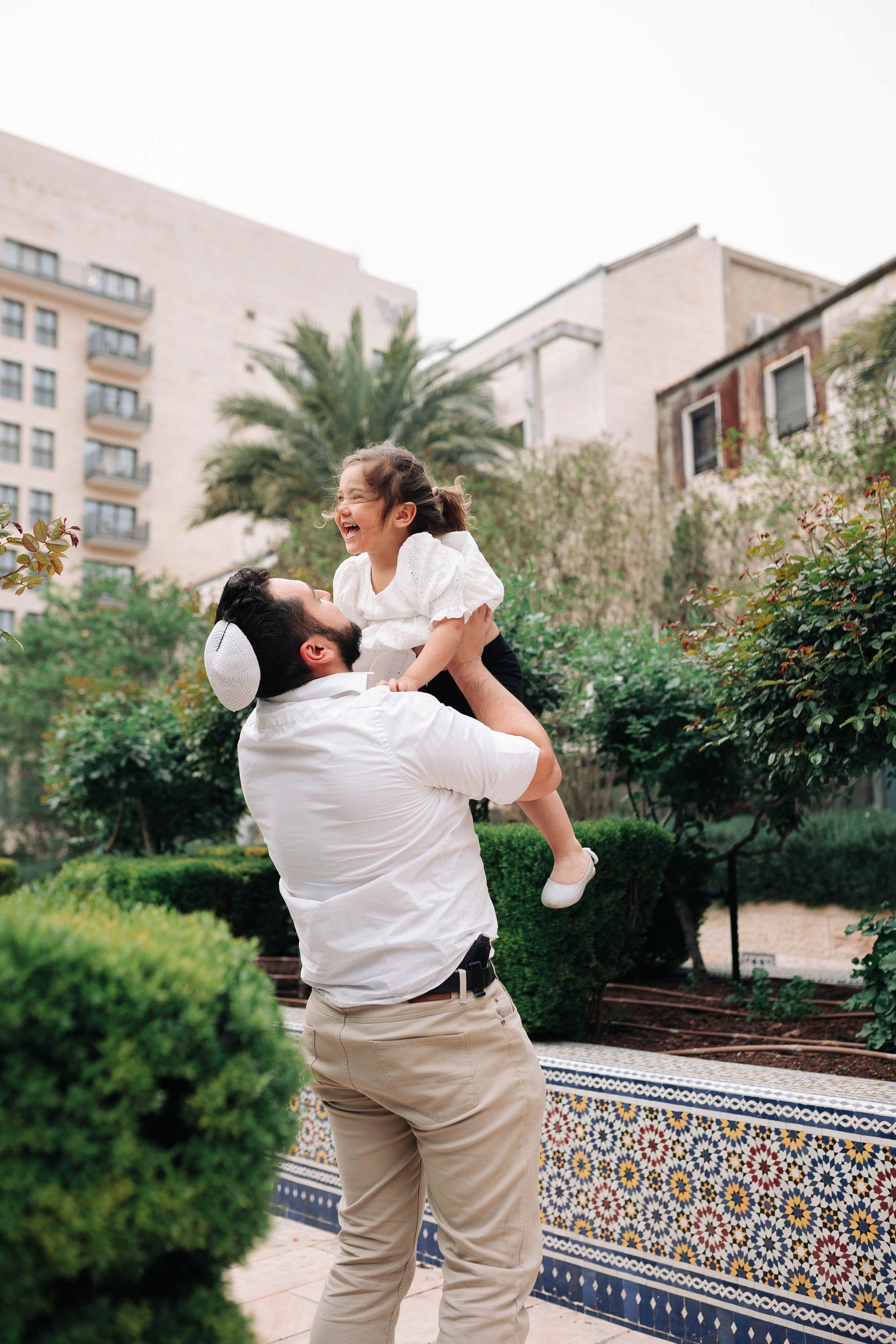 EXPECTING A BABY, JERUSALEM. PHOTOGRAPHER IN ISRAEL