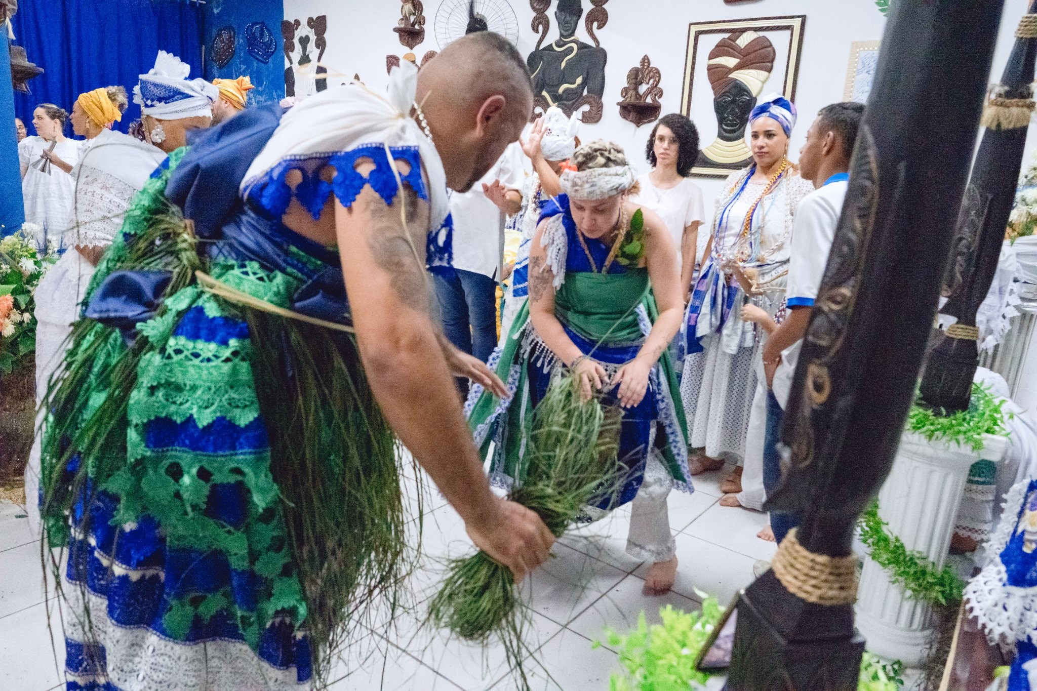 Saída Ìyá Tebeṣé Fernanda e Àjọ̀dún Ògún. Aladá Produções