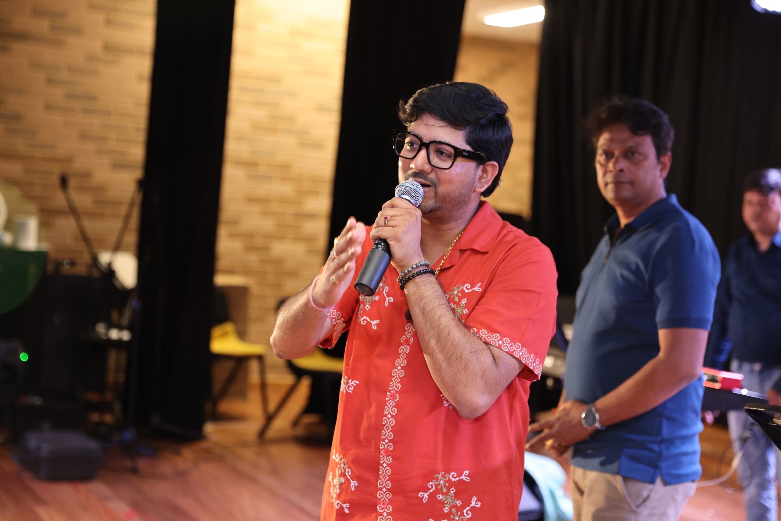 Arohan Sydney. MHCreative is family-oriented photographer based in SYDNEY