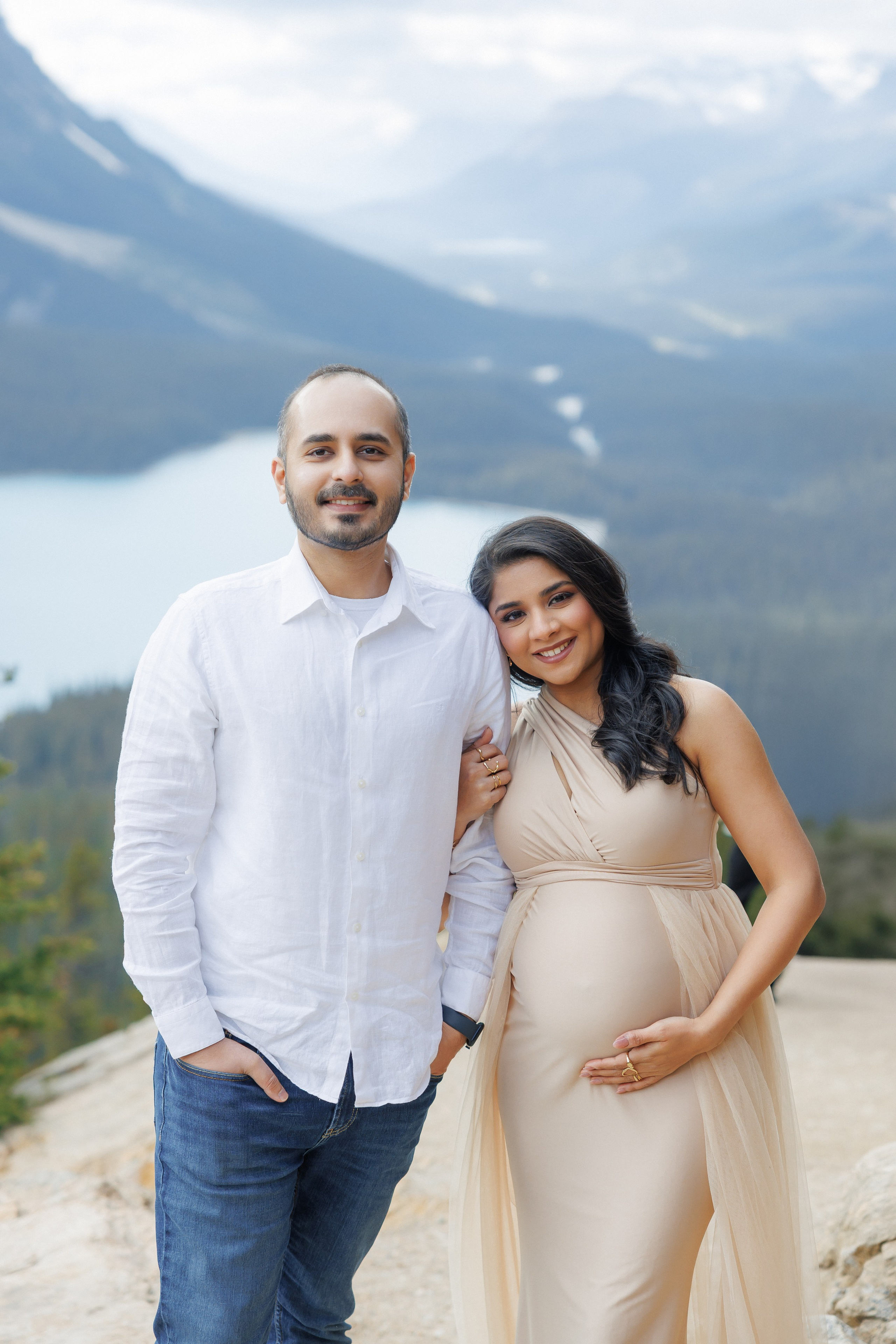Mountain maternity shoot. Home