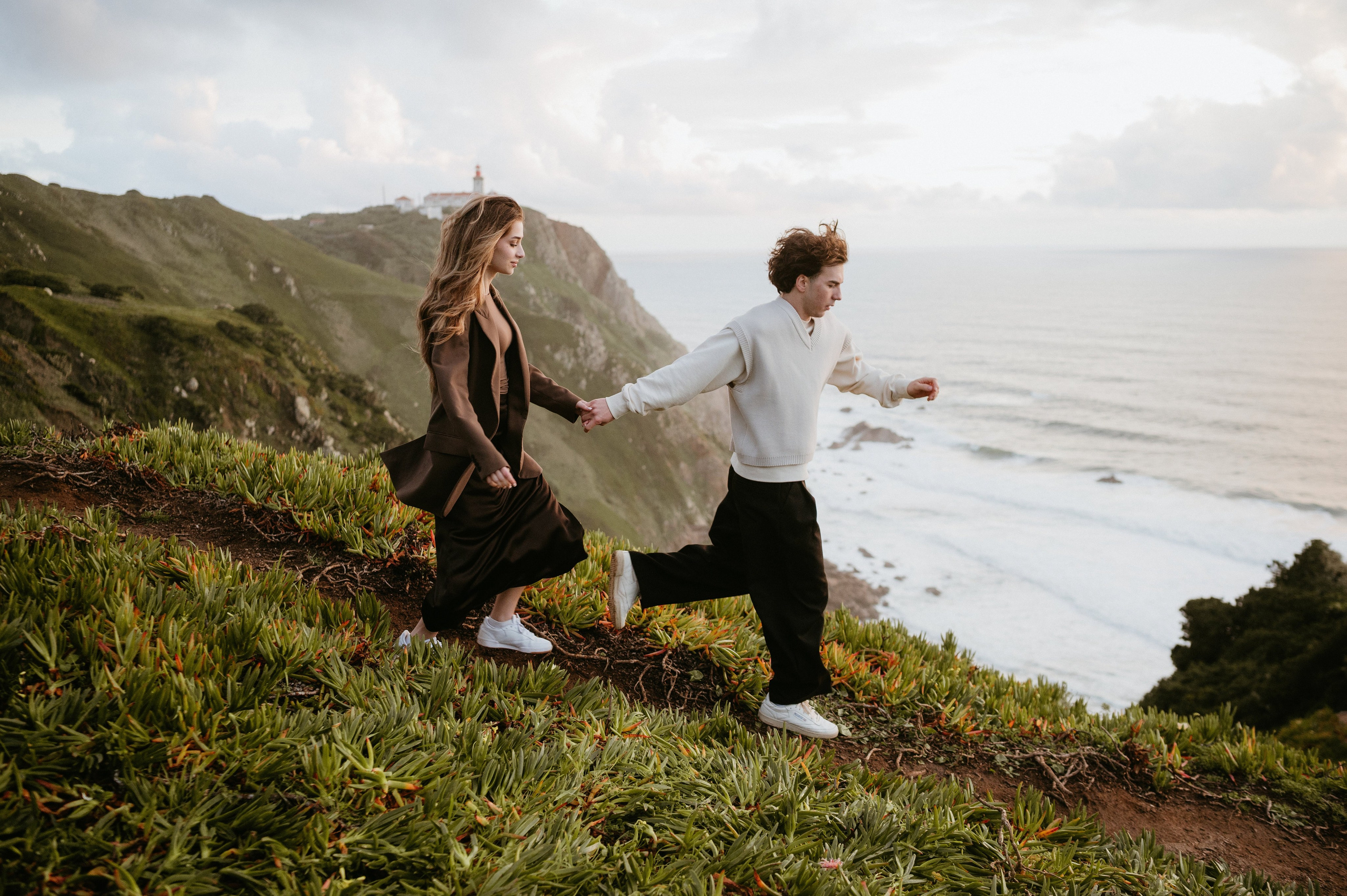 Praia da Ursa – ședință foto de cuplu într-un loc magic din Portugalia. Valentin Melen — wedding photographer
