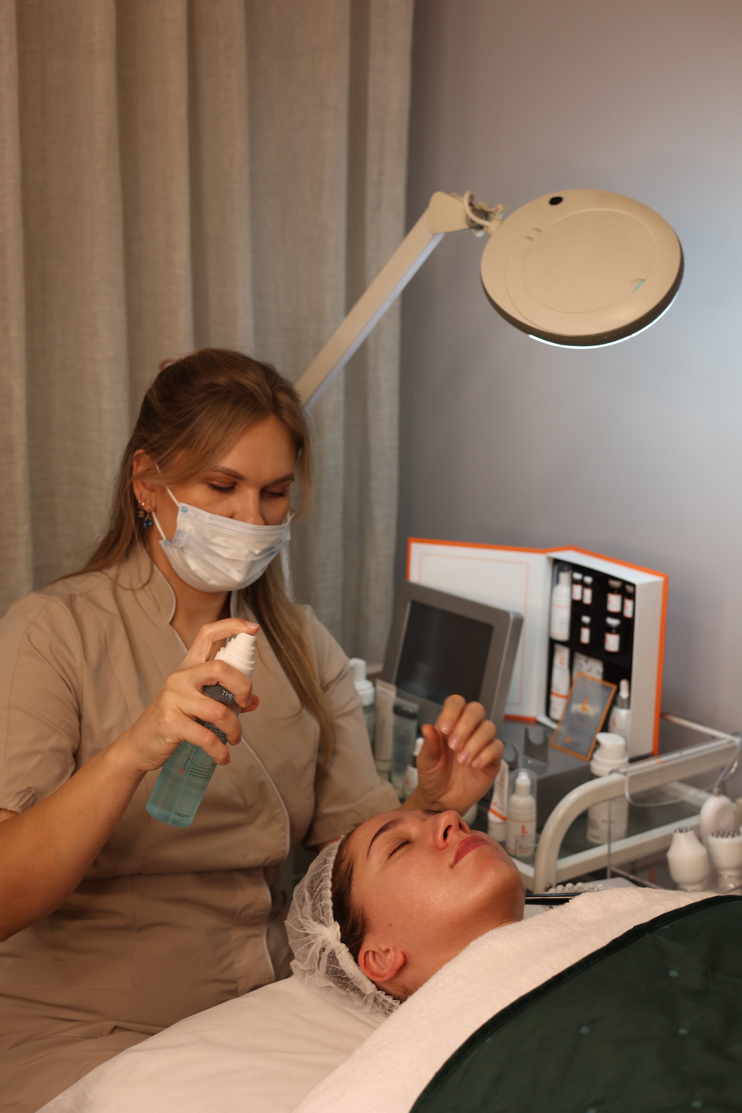 COSMETOLOGIST — Diana. Main