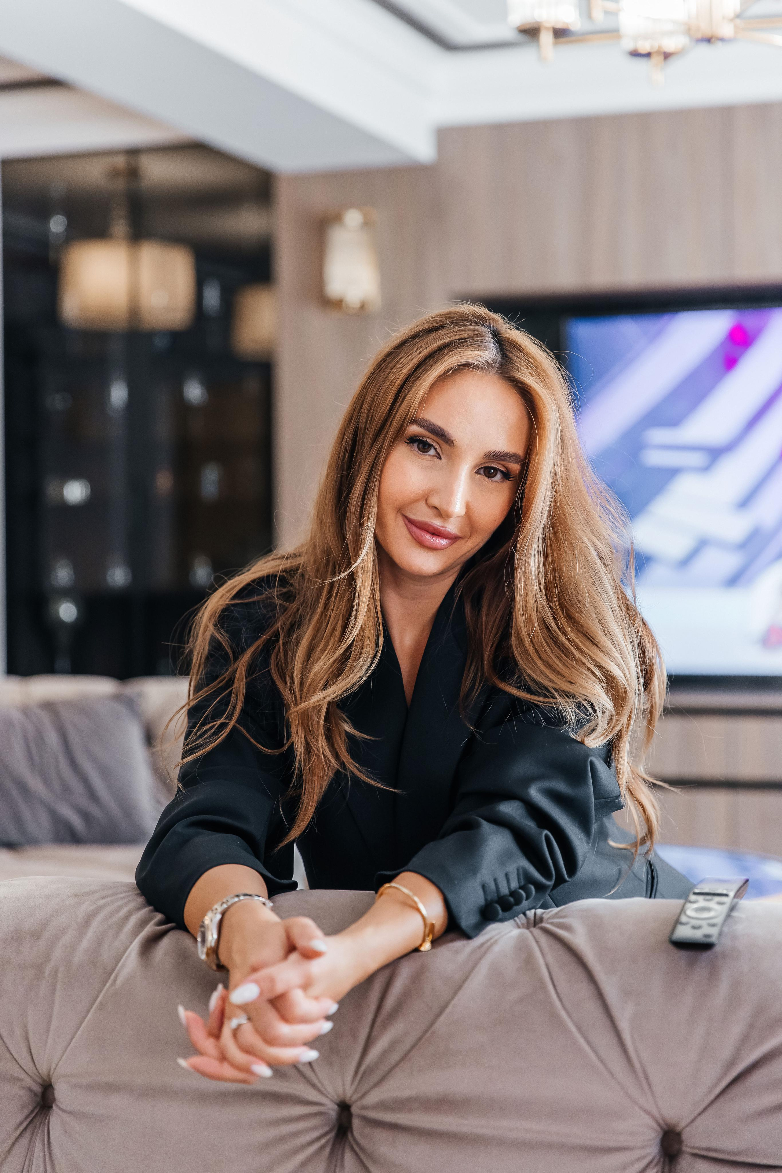 Cristina Moldovan….Casa Vip. Furduidumitru.com