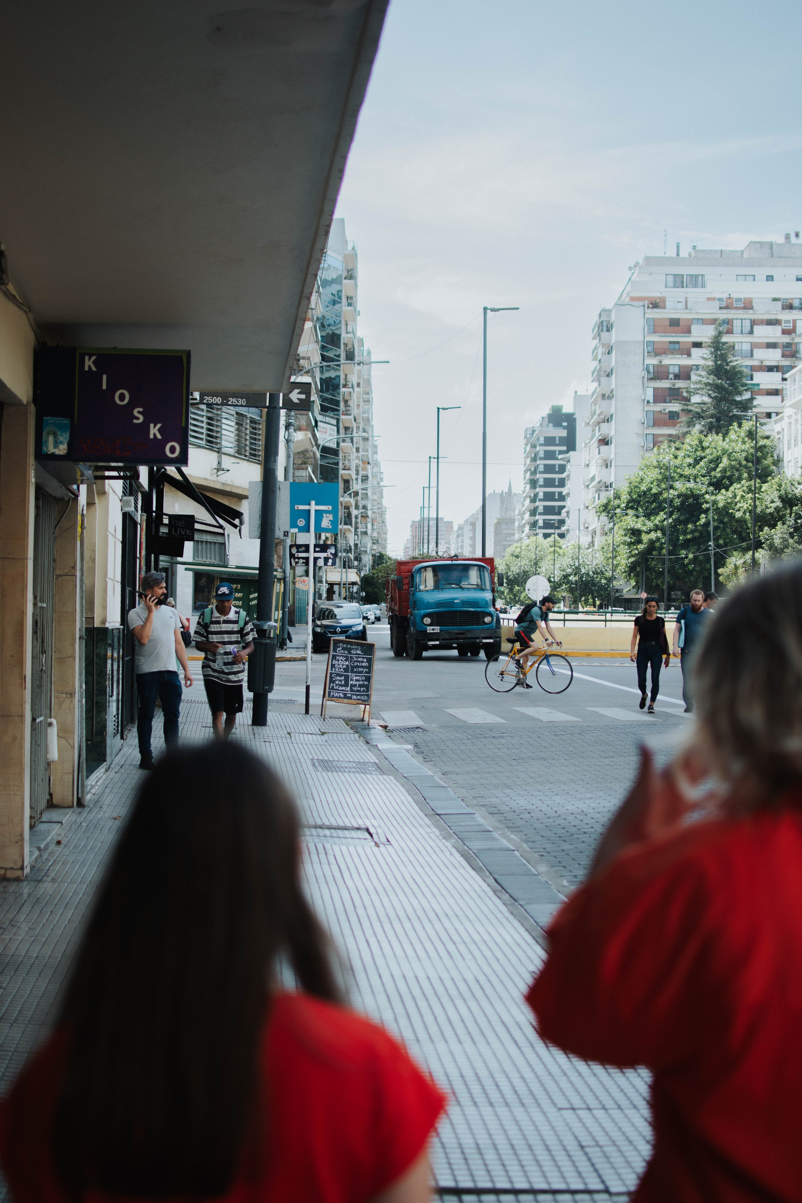 Mother and daughter. Buenos Aires. Photography. Photographer @elmirkami in the city of Buenos Aires