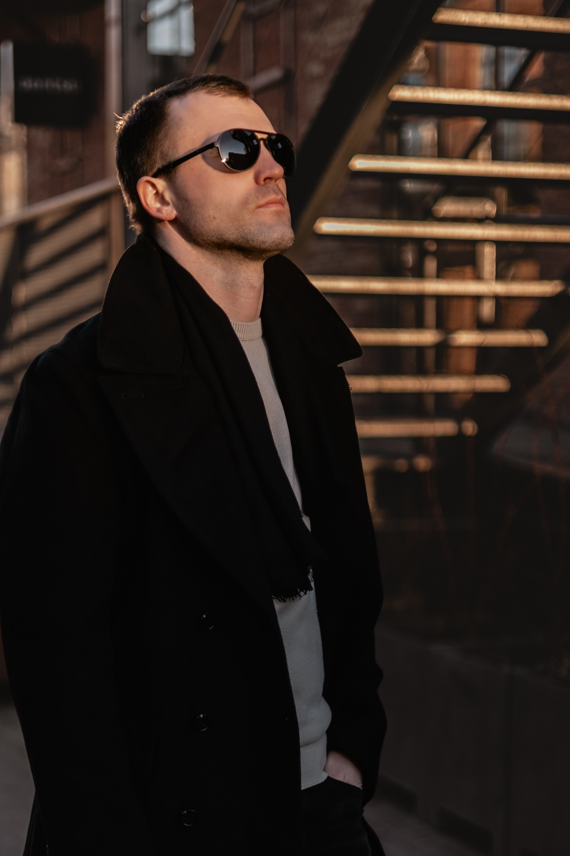 Portretu fotosesijas vīriešiem. Portretu fotosesija Rīgā| Biznesa portretu foto | Korporatīvās un darbinieku fotosesijas | Pasākumu fotogrāfs | Produktu fotogrāfs