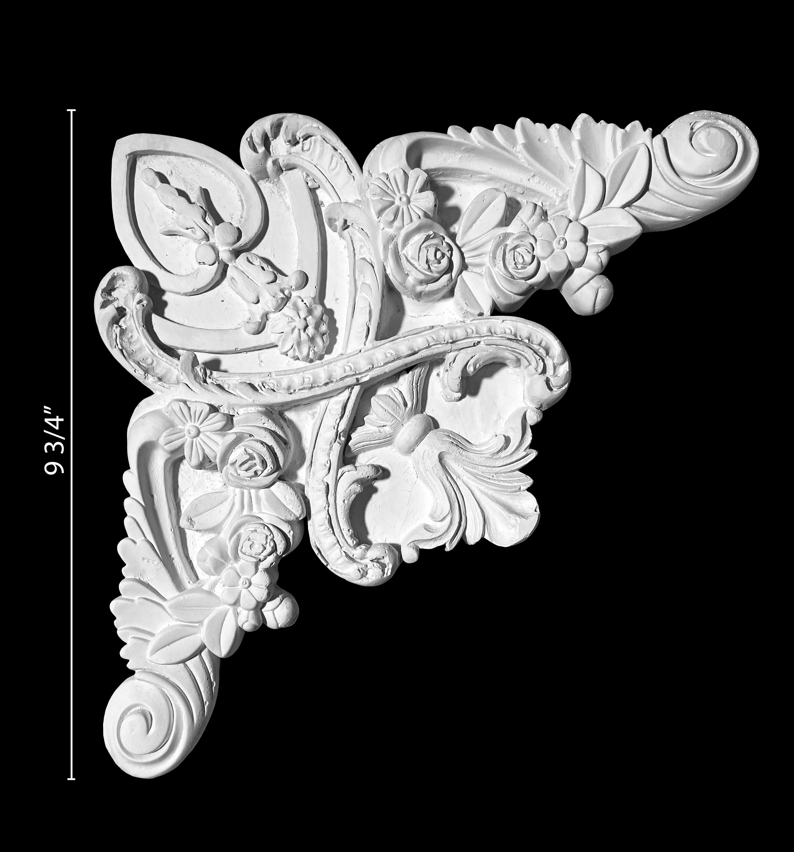 Corners. Plaster molding