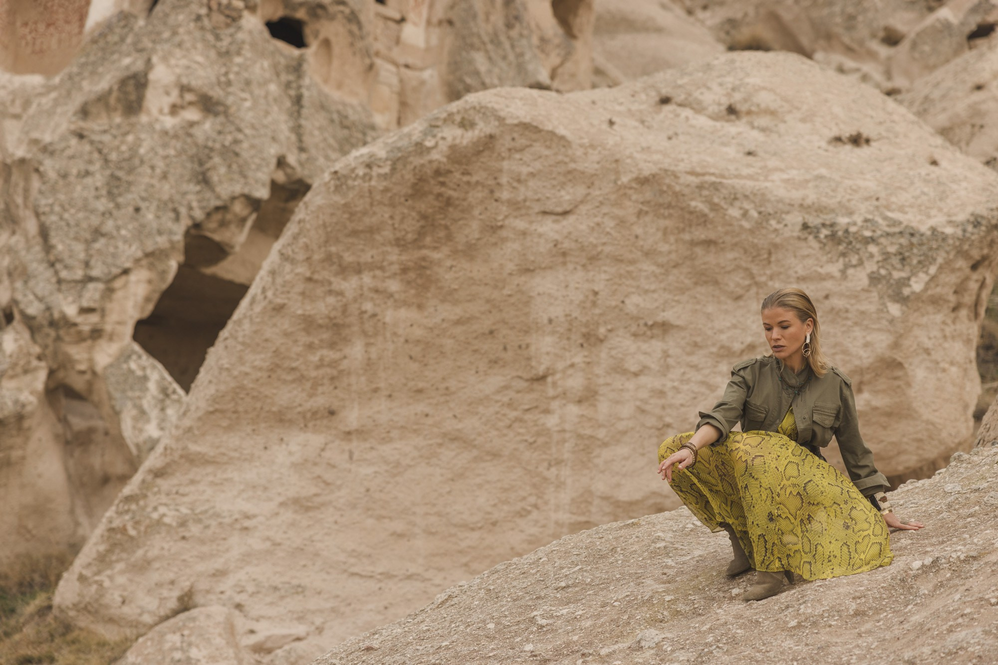 Photoshoot at Uçhisar Castle in Cappadocia. Julia Ganch I Fashion Wedding Photography I Cappadocia Turkey