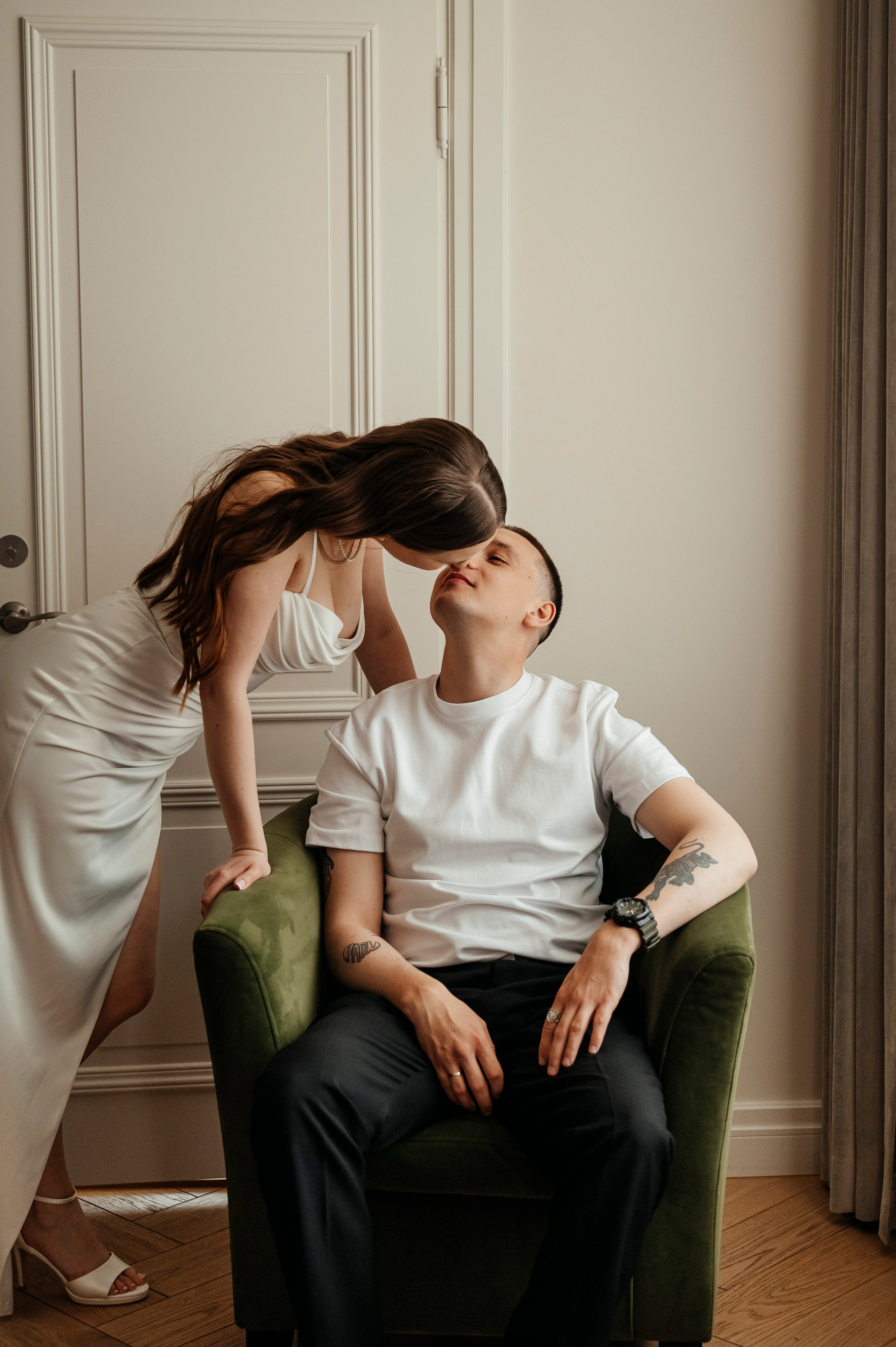 At the Old Hotel. Photographer Tallinn — Wedding | Family | Love Story