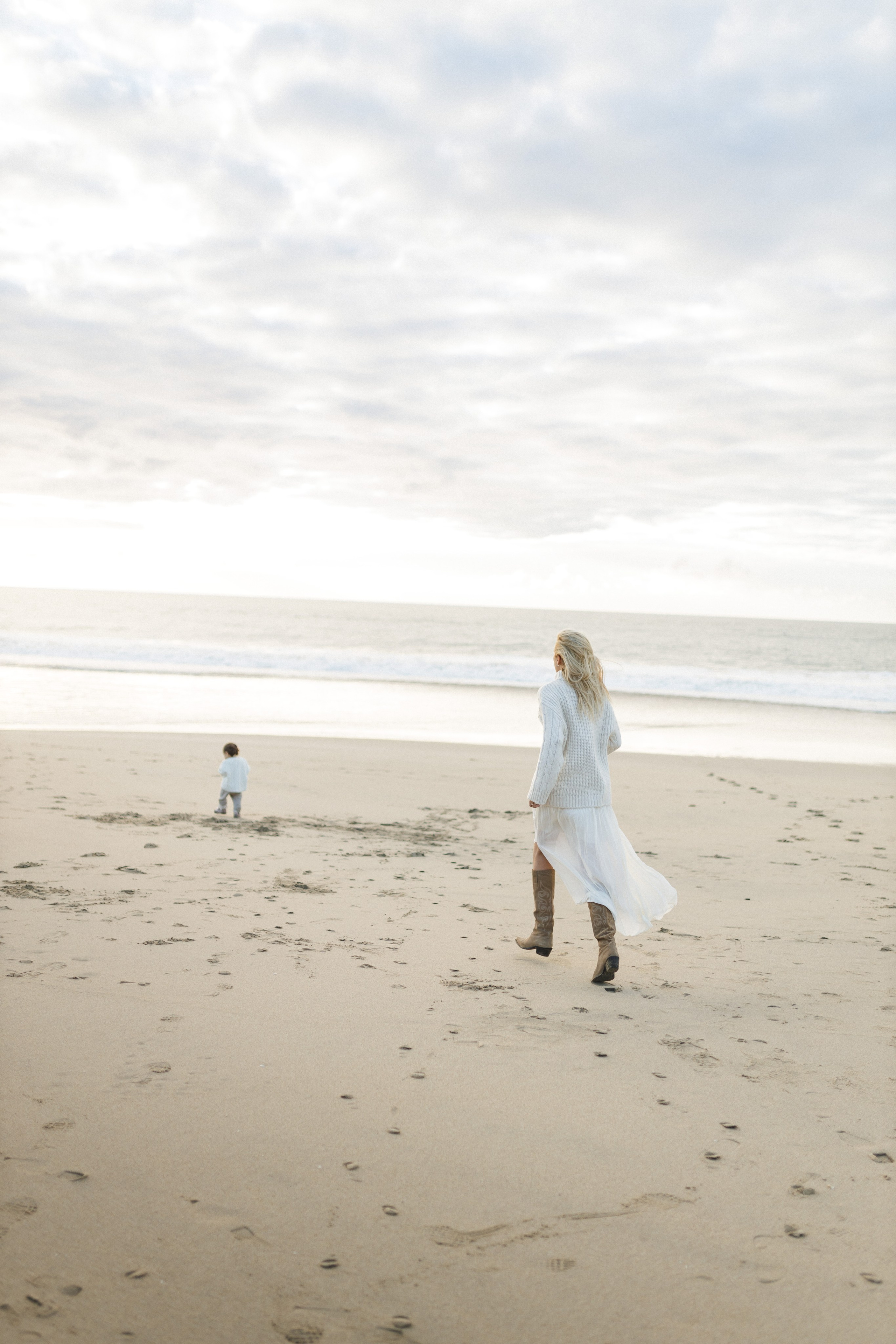 Wild Beauty on the Californian Beach. Maternity, newborn photographer in the Bay Area|Iryna Rakivnenko