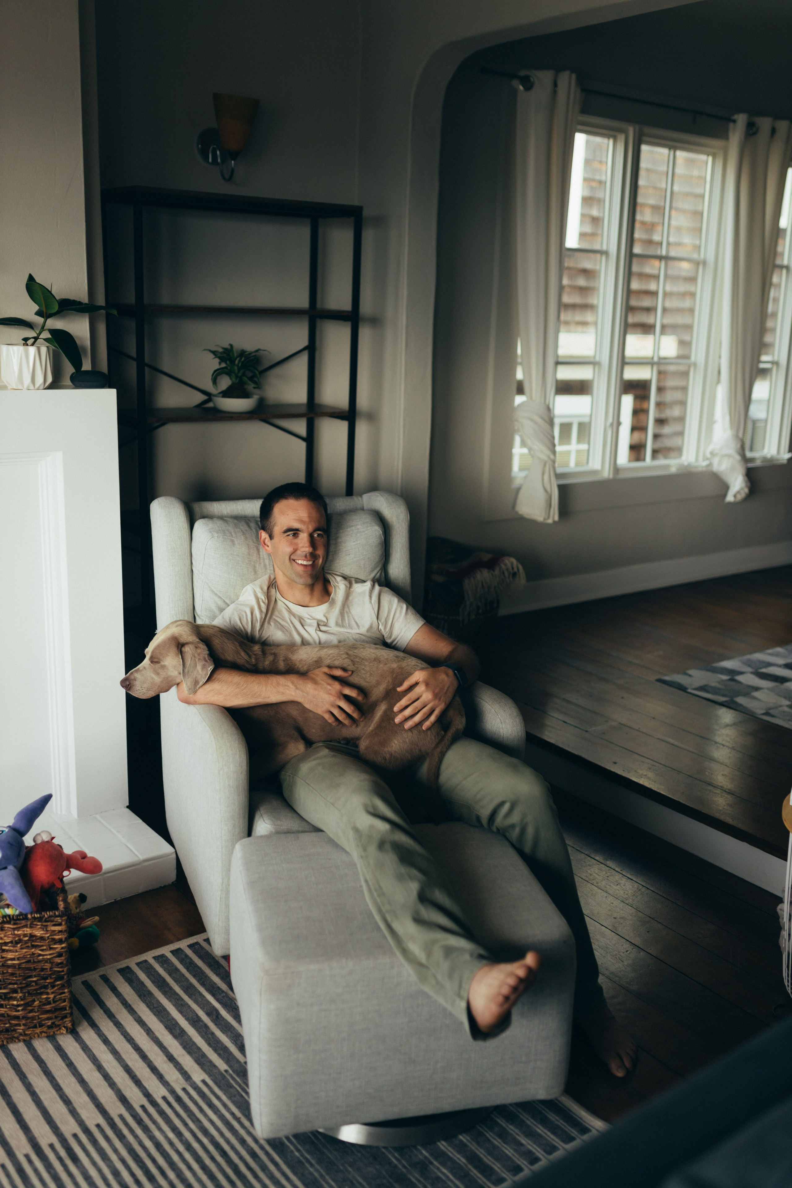 Cozy Home Maternity Photo session. Maternity, newborn photographer in the Bay Area|Iryna Rakivnenko