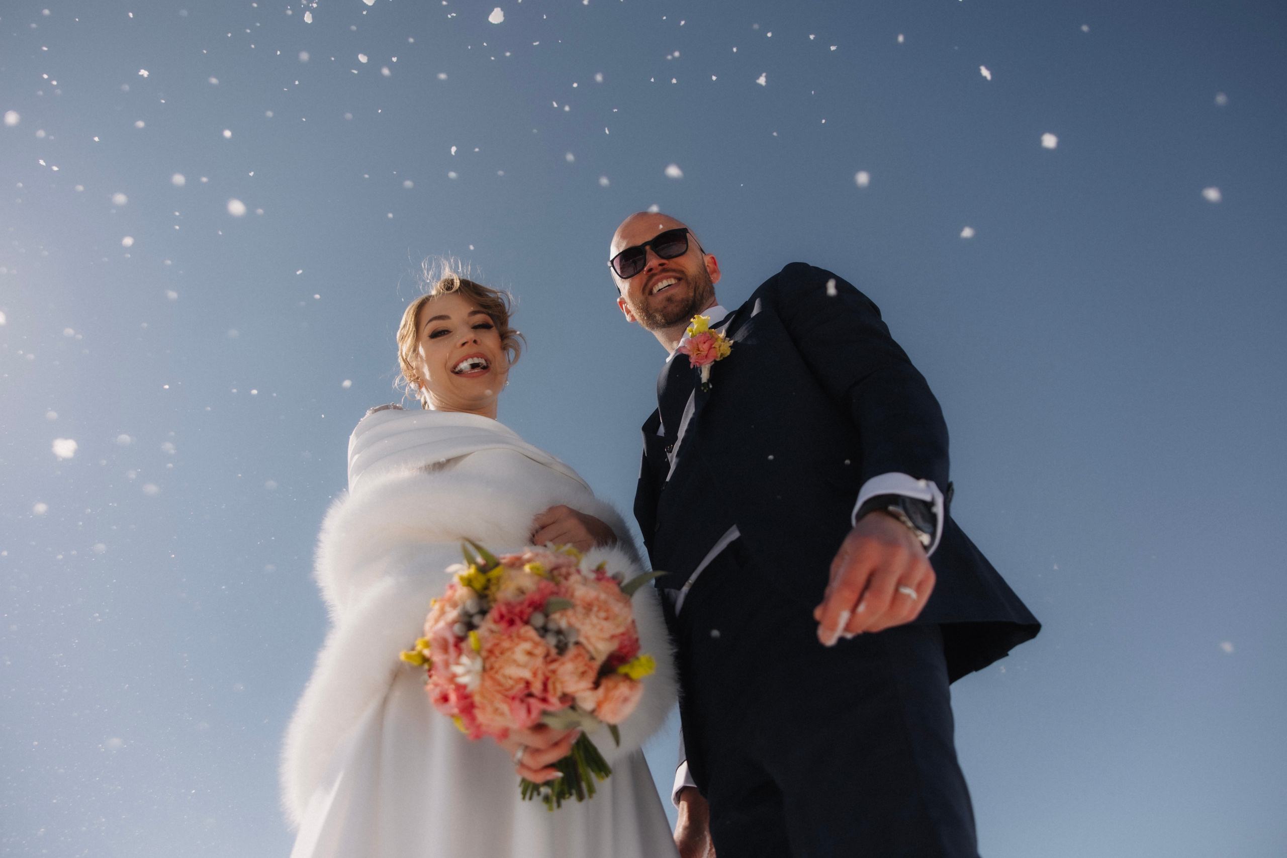Love in winter mountains. Wedding photographer in Tbilisi Ioseb Mamniashvili